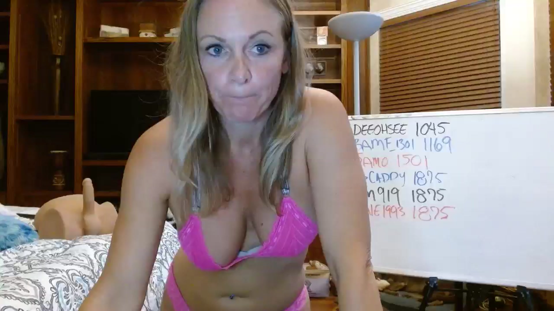Gallery image thumbnail from Autumn_Blonde's myfreecams stream on, 07/07/2025, 12:42 image 1 of 20