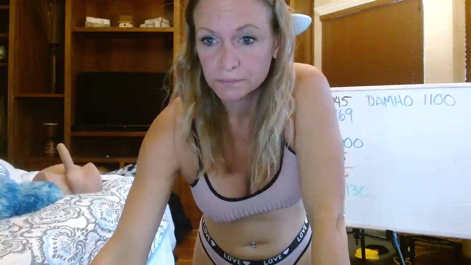 Gallery image thumbnail from Autumn_Blonde's myfreecams stream on, 07/26/2025, 14:28 image 3 of 20