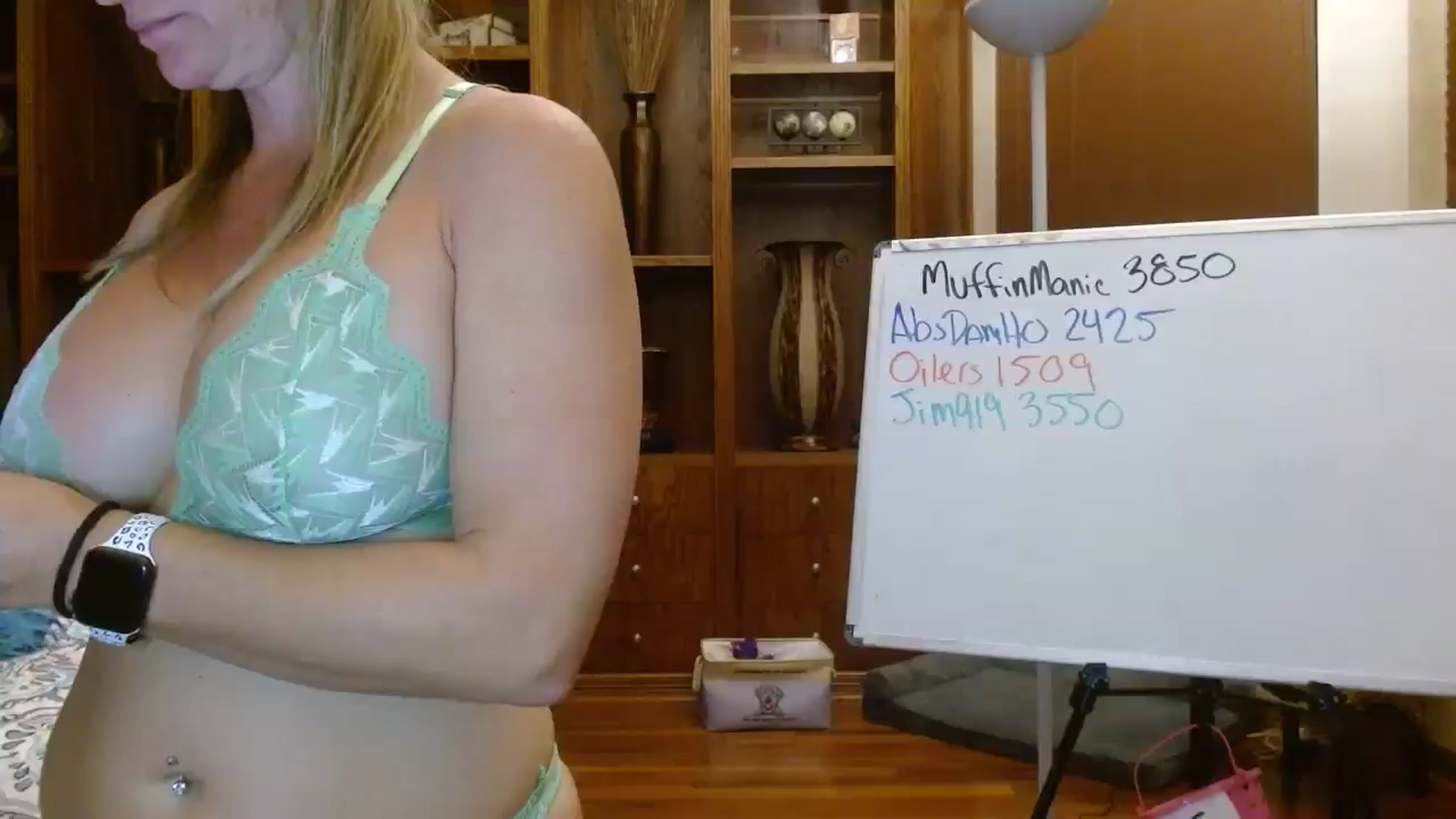 Gallery image thumbnail from Autumn_Blonde's myfreecams stream on, 10/01/2025, 12:08 image 17 of 20
