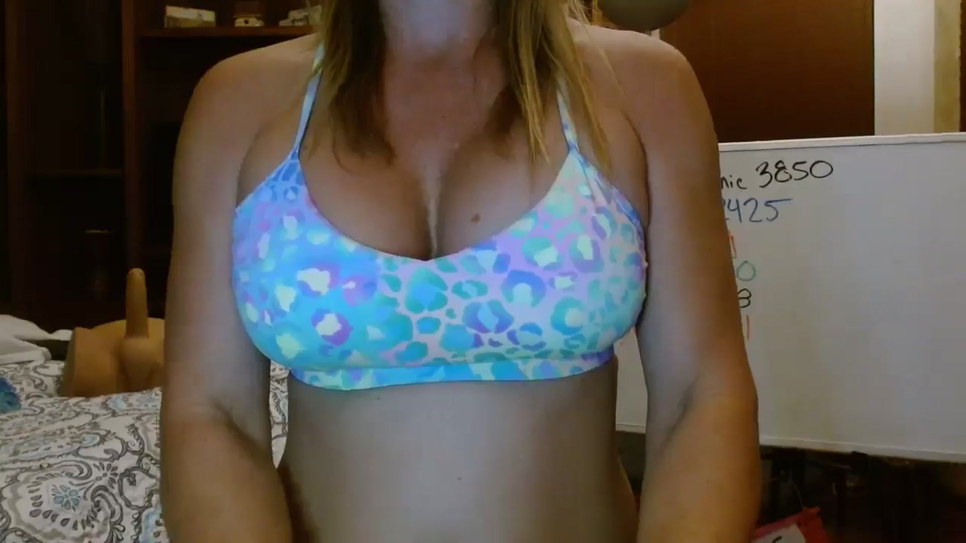 Gallery image thumbnail from Autumn_Blonde's myfreecams stream on, 10/08/2025, 11:50 image 10 of 20
