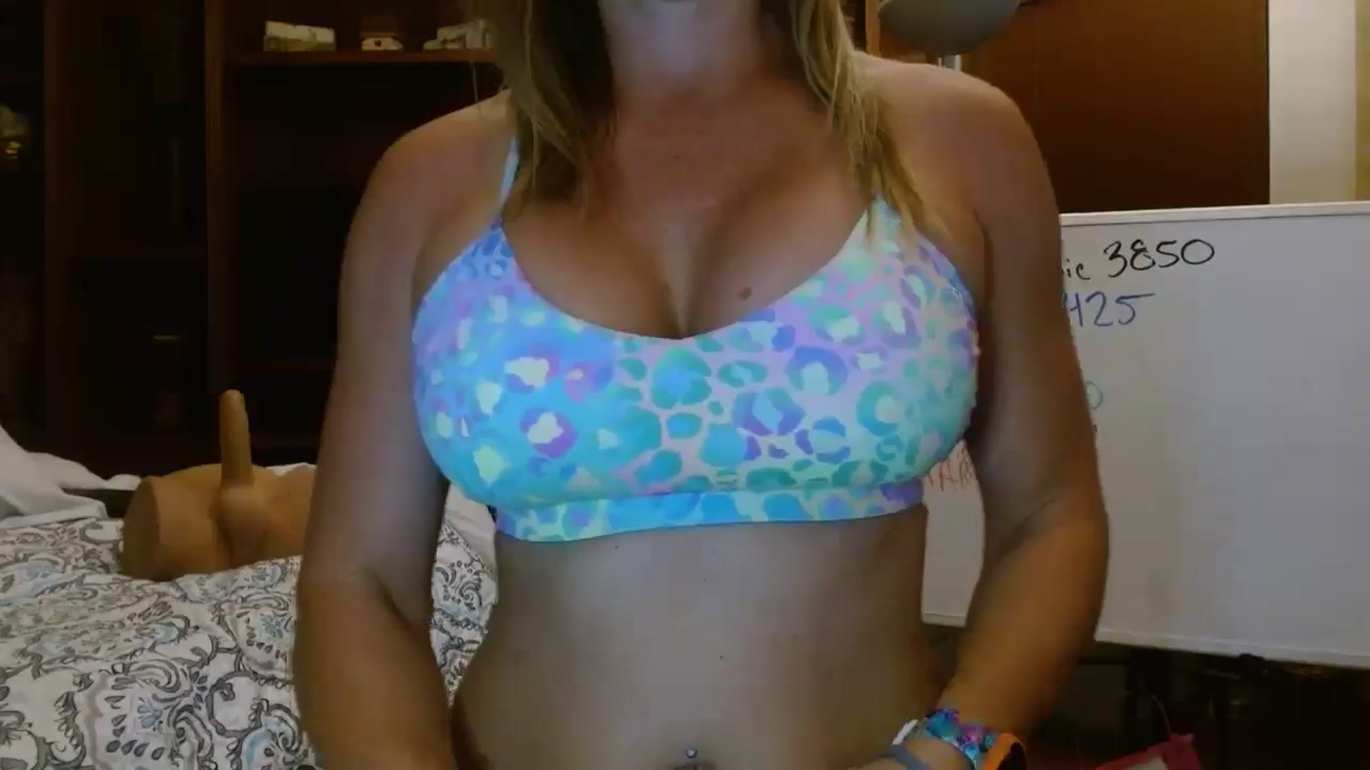 Gallery image thumbnail from Autumn_Blonde's myfreecams stream on, 10/08/2025, 12:33 image 9 of 20