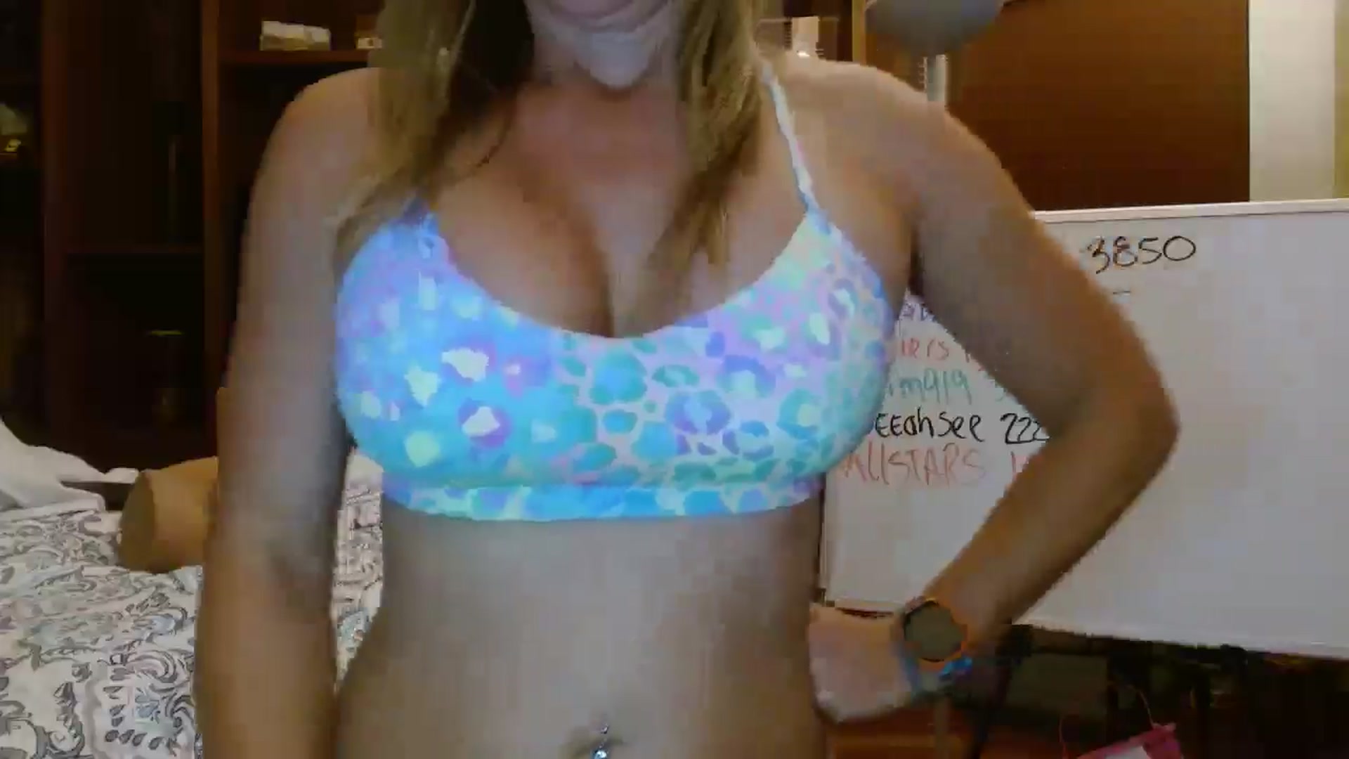 Gallery image thumbnail from Autumn_Blonde's myfreecams stream on, 10/08/2025, 12:33 image 10 of 20