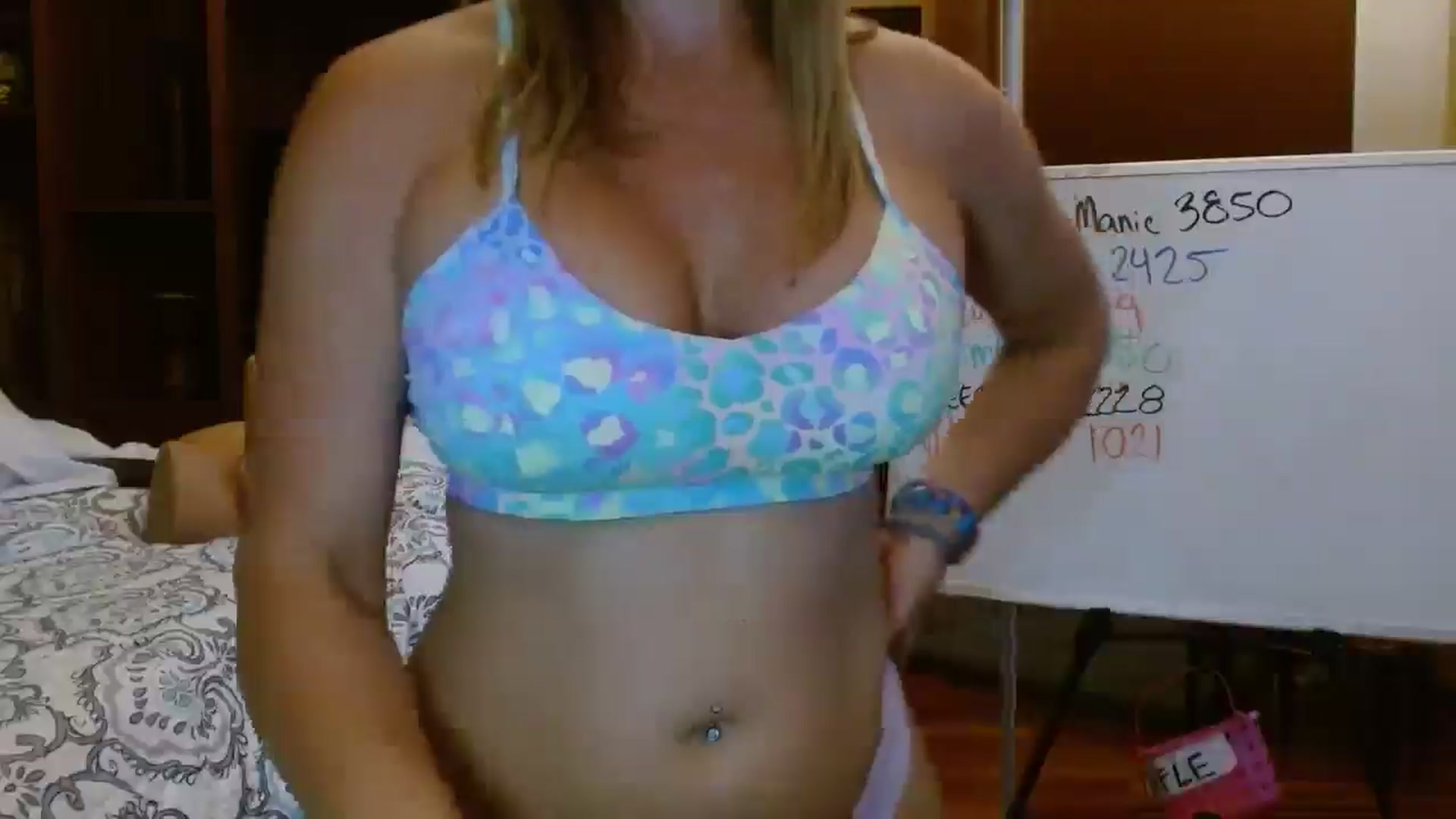 Gallery image thumbnail from Autumn_Blonde's myfreecams stream on, 10/08/2025, 12:33 image 20 of 20