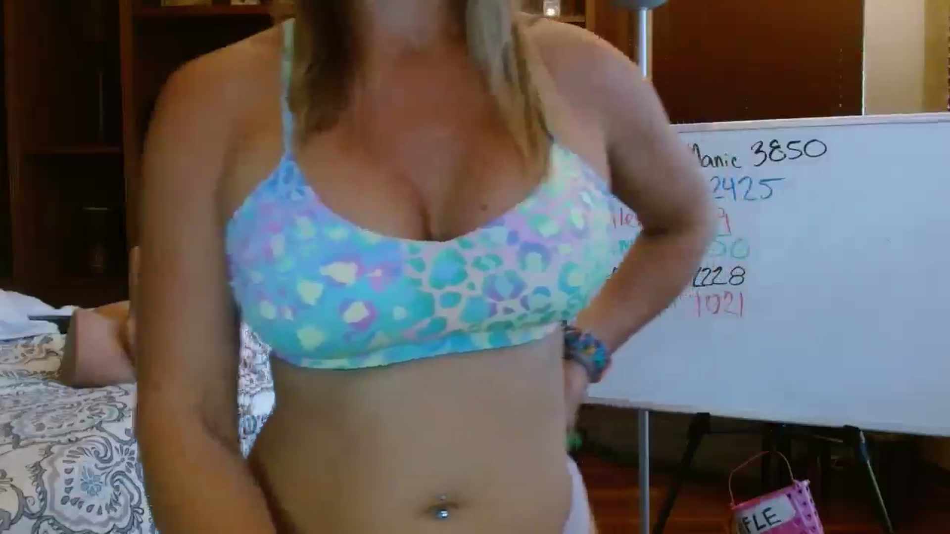 Gallery image thumbnail from Autumn_Blonde's myfreecams stream on, 10/08/2025, 13:48 image 18 of 20