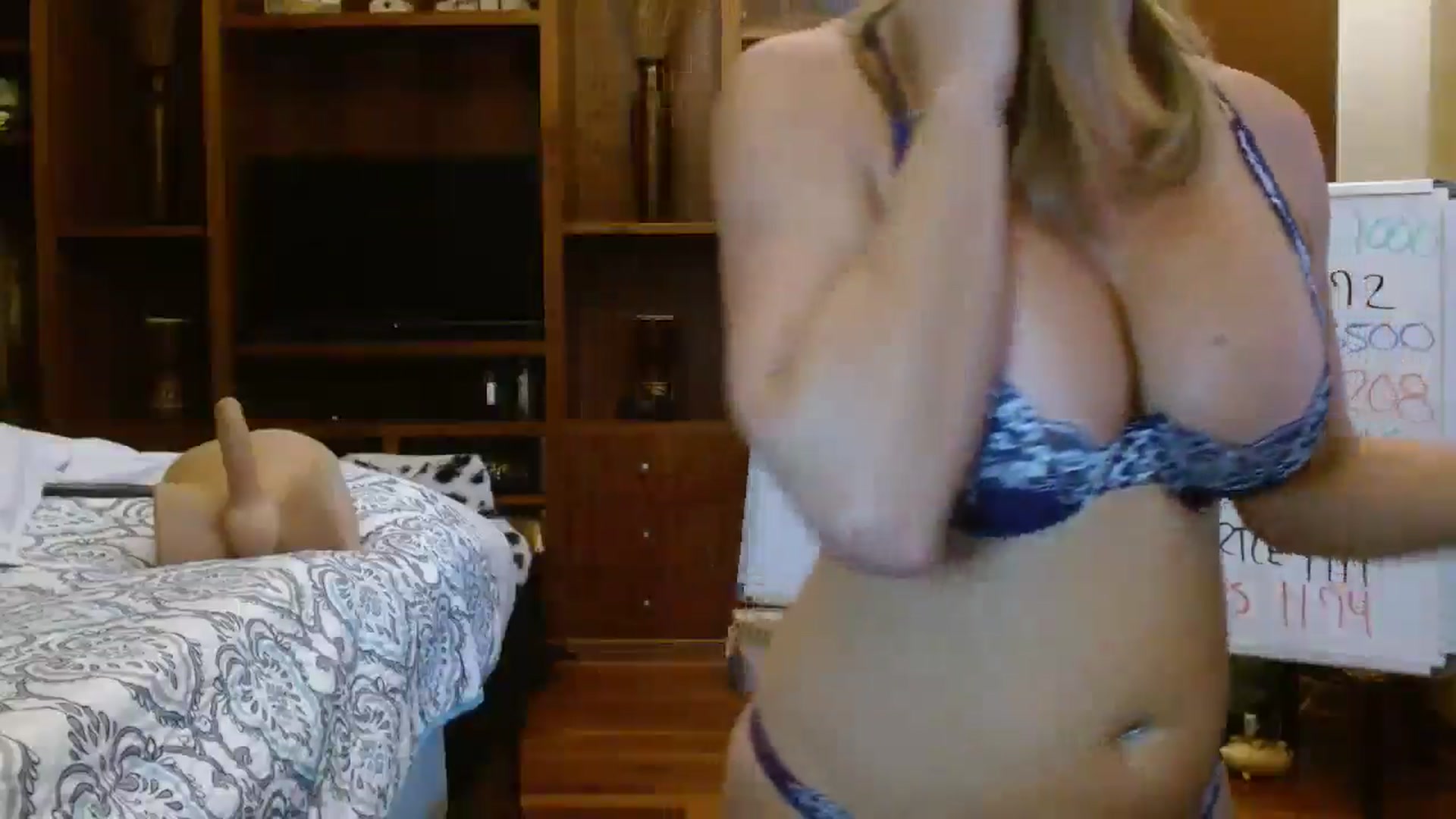 Gallery image thumbnail from Autumn_Blonde's myfreecams stream on, 11/17/2025, 13:56 image 8 of 20
