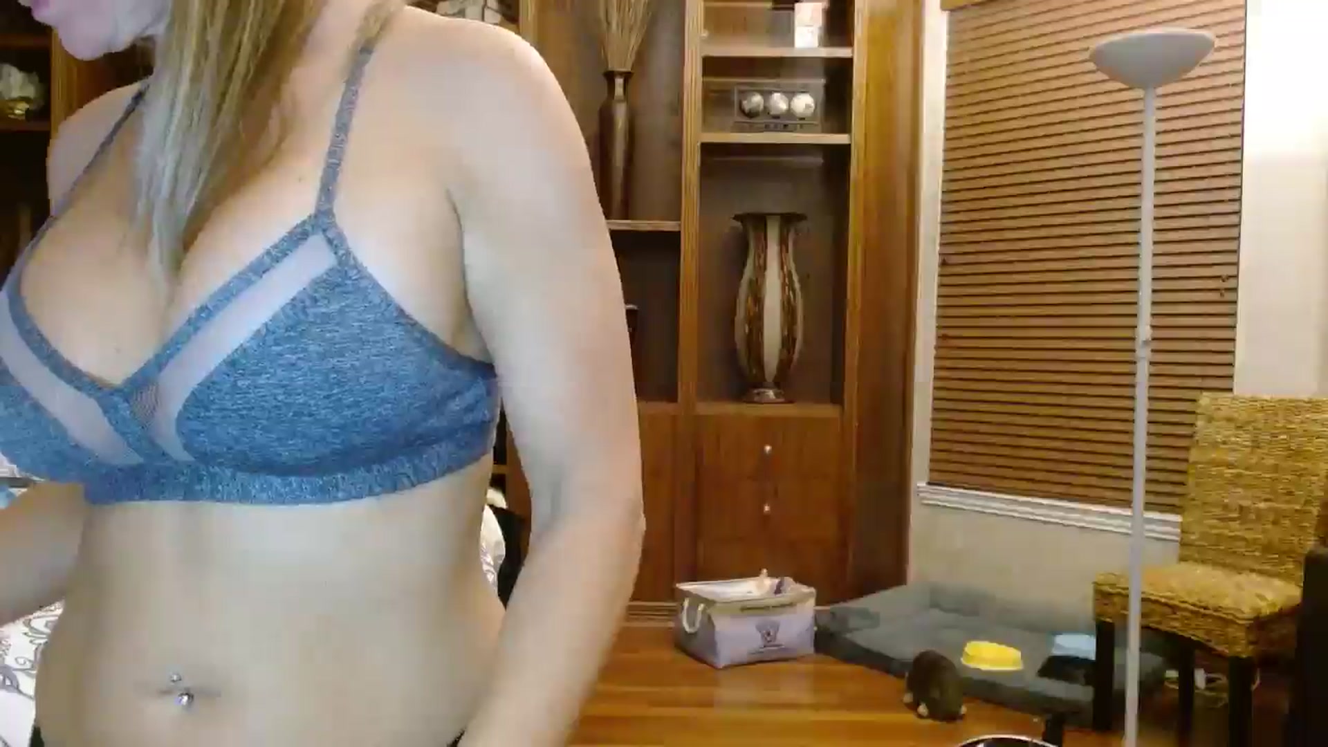 Gallery image thumbnail from Autumn_Blonde's myfreecams stream on, 01/03/2026, 13:21 image 16 of 20