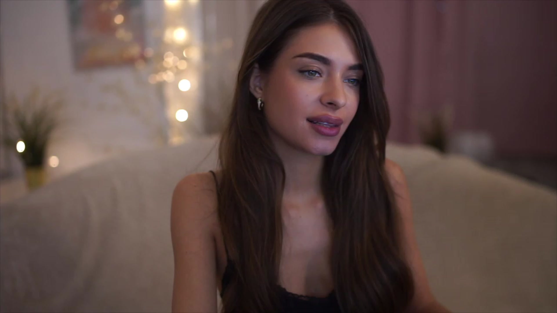Gallery image thumbnail from Autumn_Falls's myfreecams stream on, 02/28/2023, 16:46 image 9 of 20