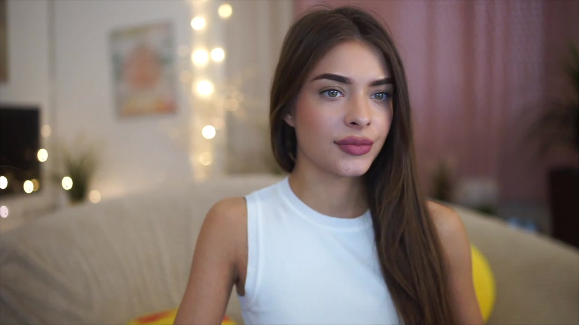 Gallery image thumbnail from Autumn_Falls's myfreecams stream on, 04/03/2023, 14:26 image 1 of 20