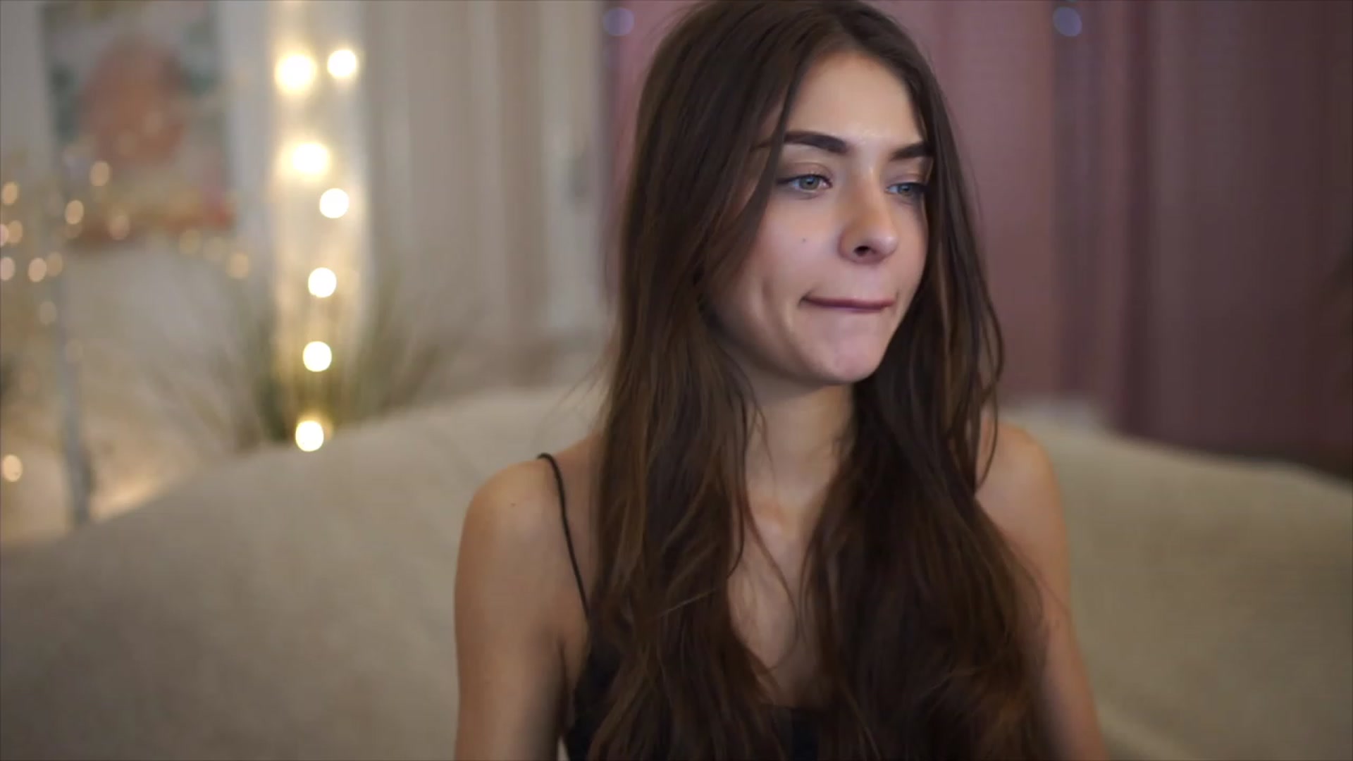Gallery image thumbnail from Autumn_Falls's myfreecams stream on, 04/05/2023, 16:59 image 1 of 20