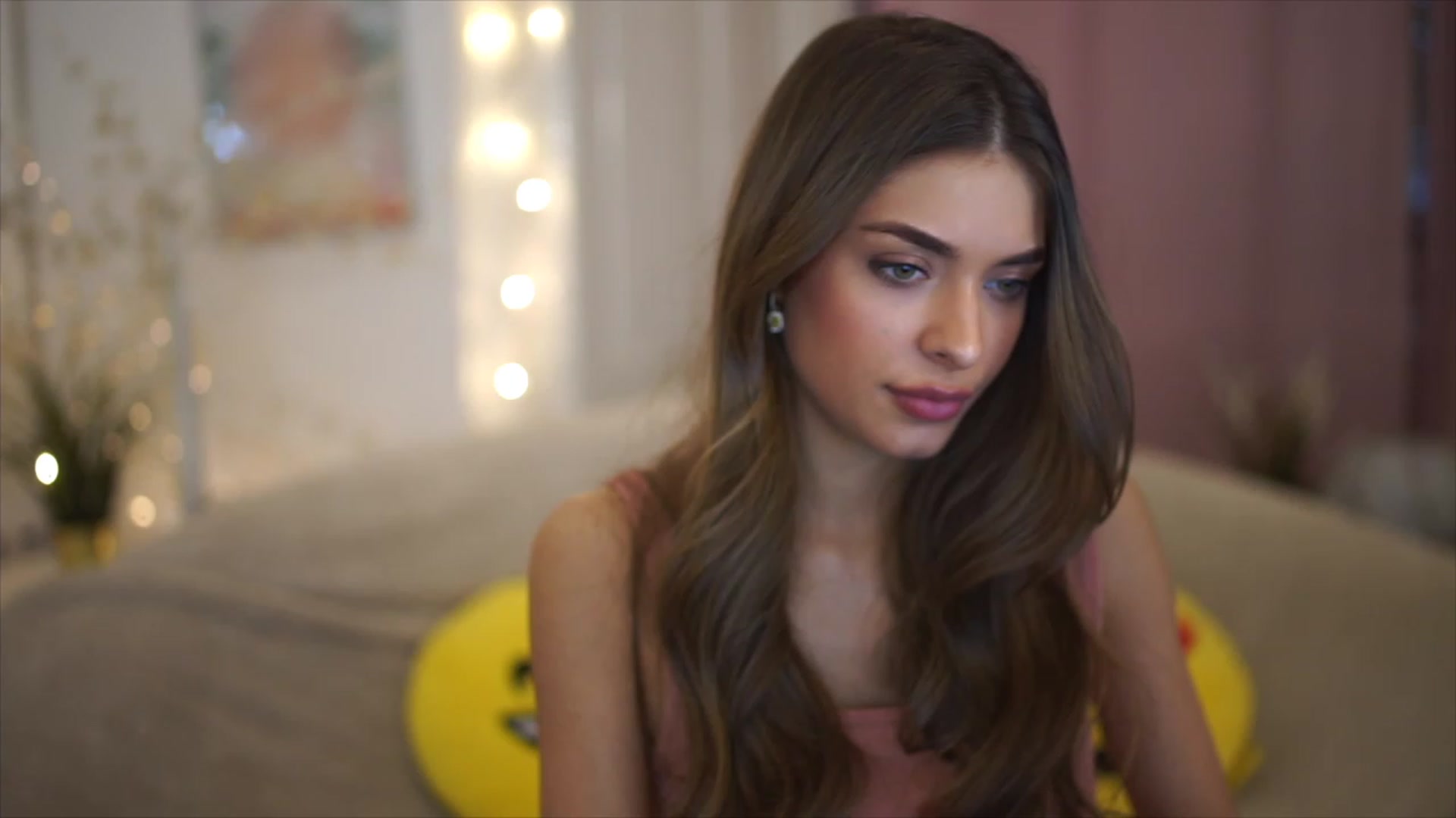 Gallery image thumbnail from Autumn_Falls's myfreecams stream on, 04/27/2023, 18:21 image 9 of 20