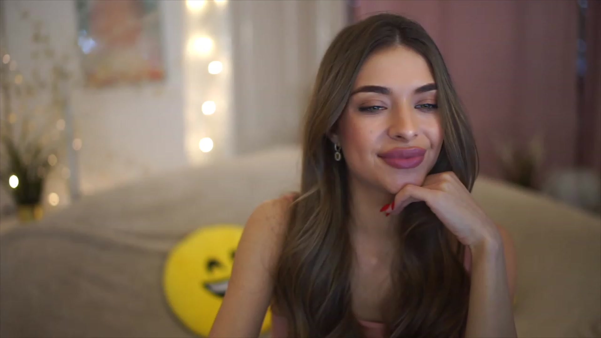 Gallery image thumbnail from Autumn_Falls's myfreecams stream on, 04/27/2023, 18:21 image 5 of 20