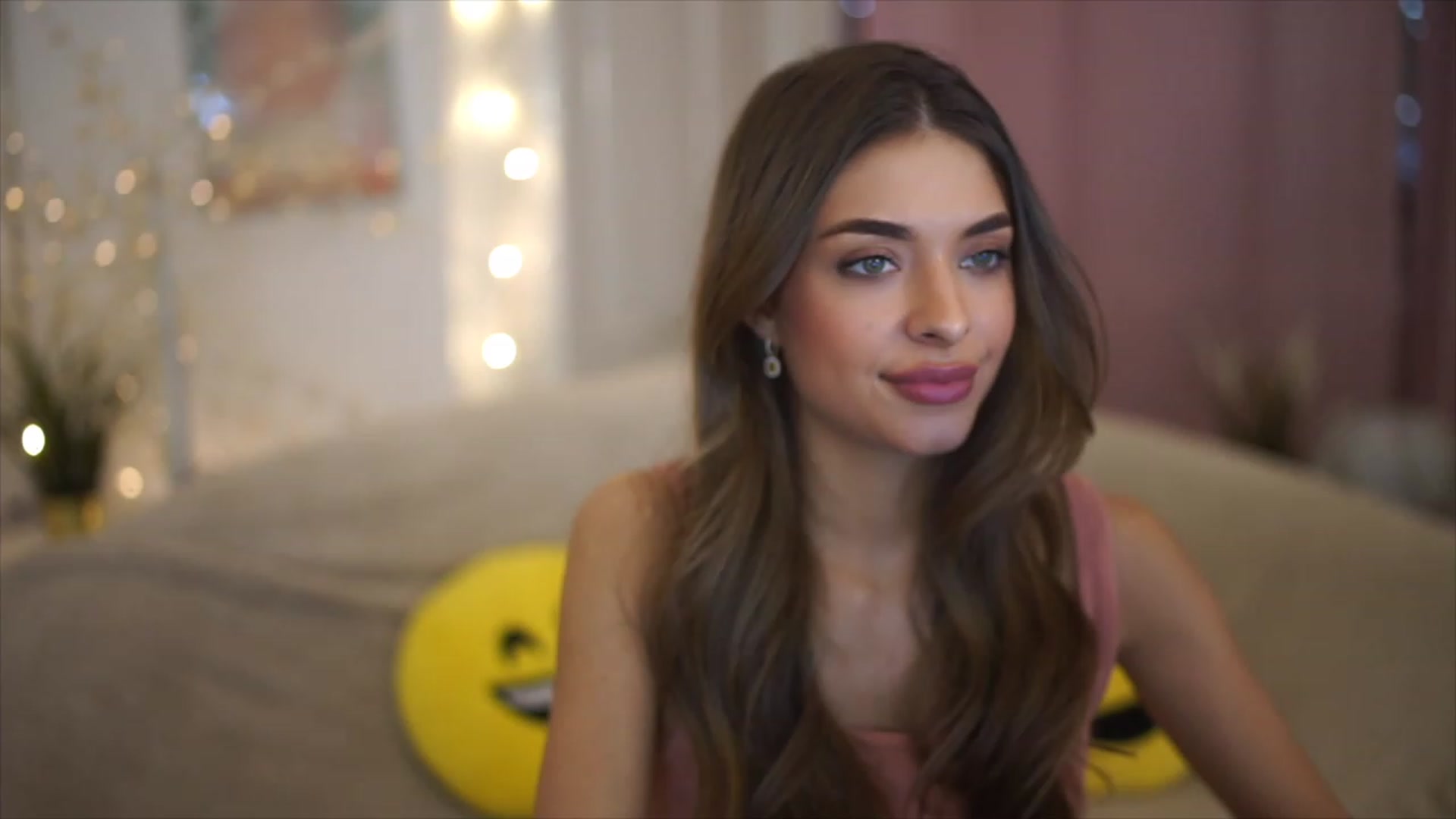 Gallery image thumbnail from Autumn_Falls's myfreecams stream on, 04/27/2023, 18:21 image 1 of 20