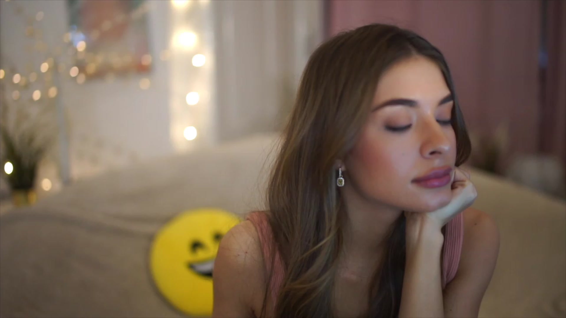Gallery image thumbnail from Autumn_Falls's myfreecams stream on, 04/27/2023, 18:21 image 19 of 20