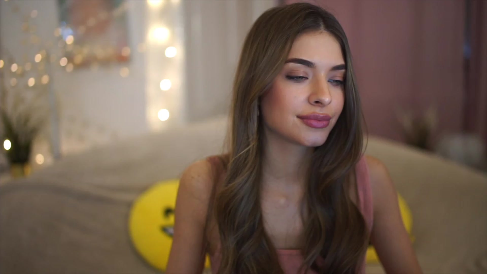 Gallery image thumbnail from Autumn_Falls's myfreecams stream on, 04/27/2023, 18:21 image 17 of 20