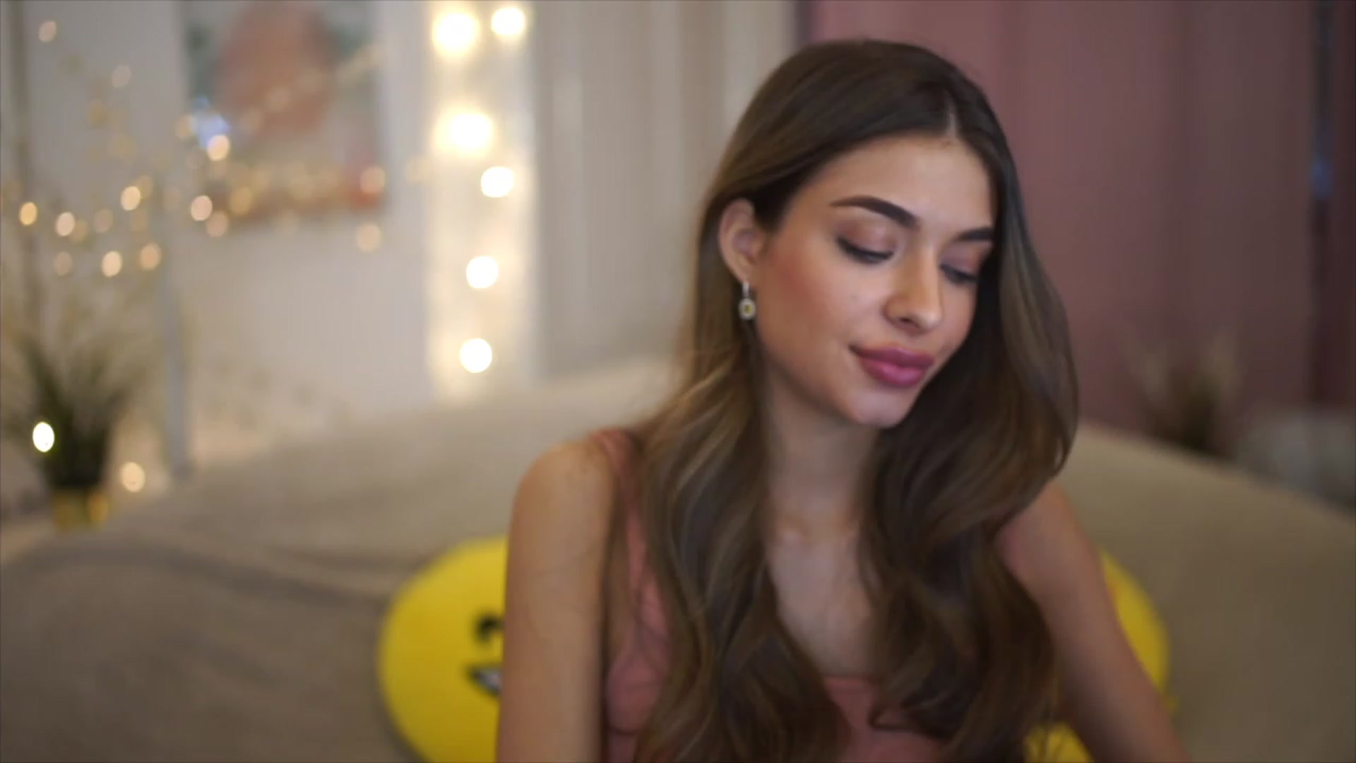 Gallery image thumbnail from Autumn_Falls's myfreecams stream on, 04/27/2023, 18:21 image 10 of 20