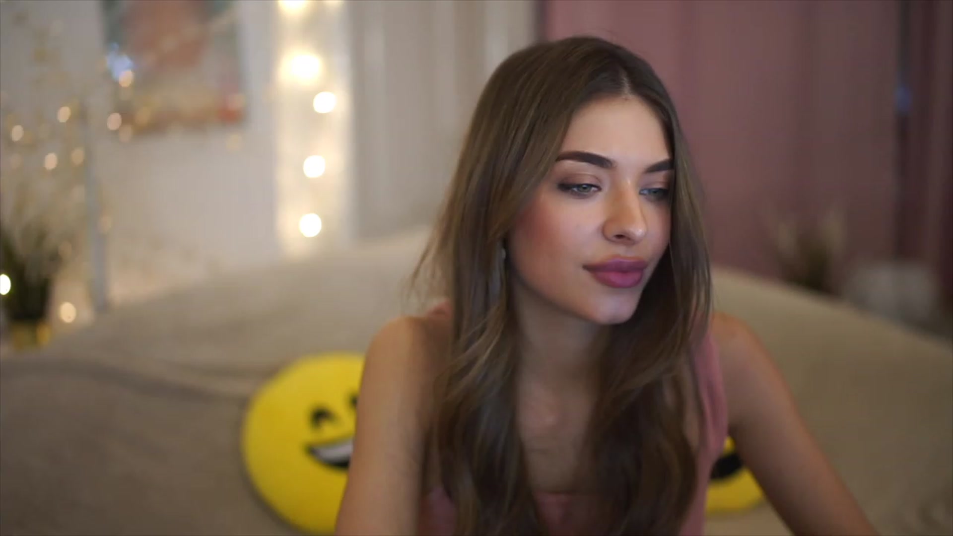 Gallery image thumbnail from Autumn_Falls's myfreecams stream on, 04/27/2023, 19:26 image 14 of 20