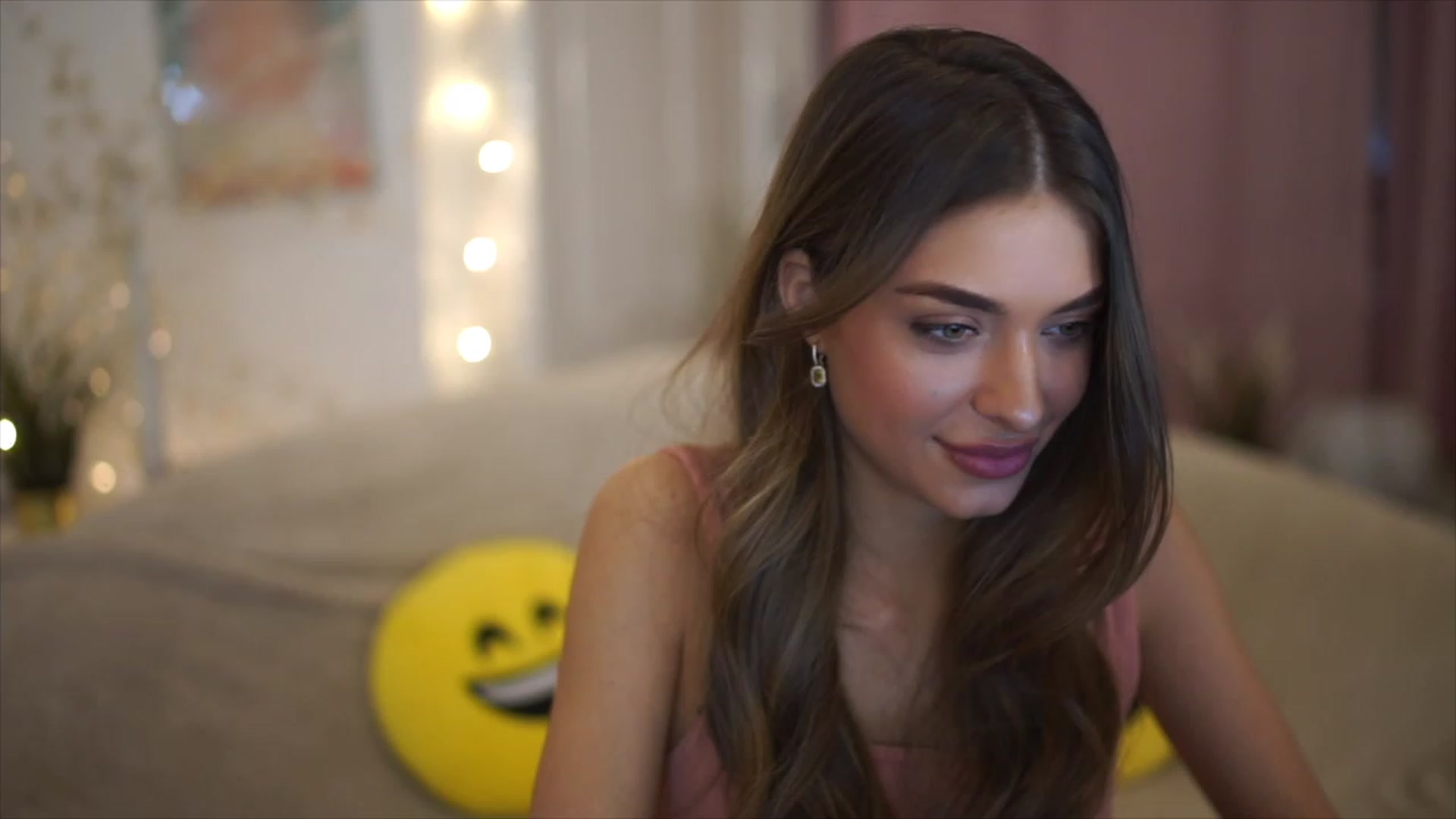 Gallery image thumbnail from Autumn_Falls's myfreecams stream on, 04/27/2023, 19:26 image 10 of 20