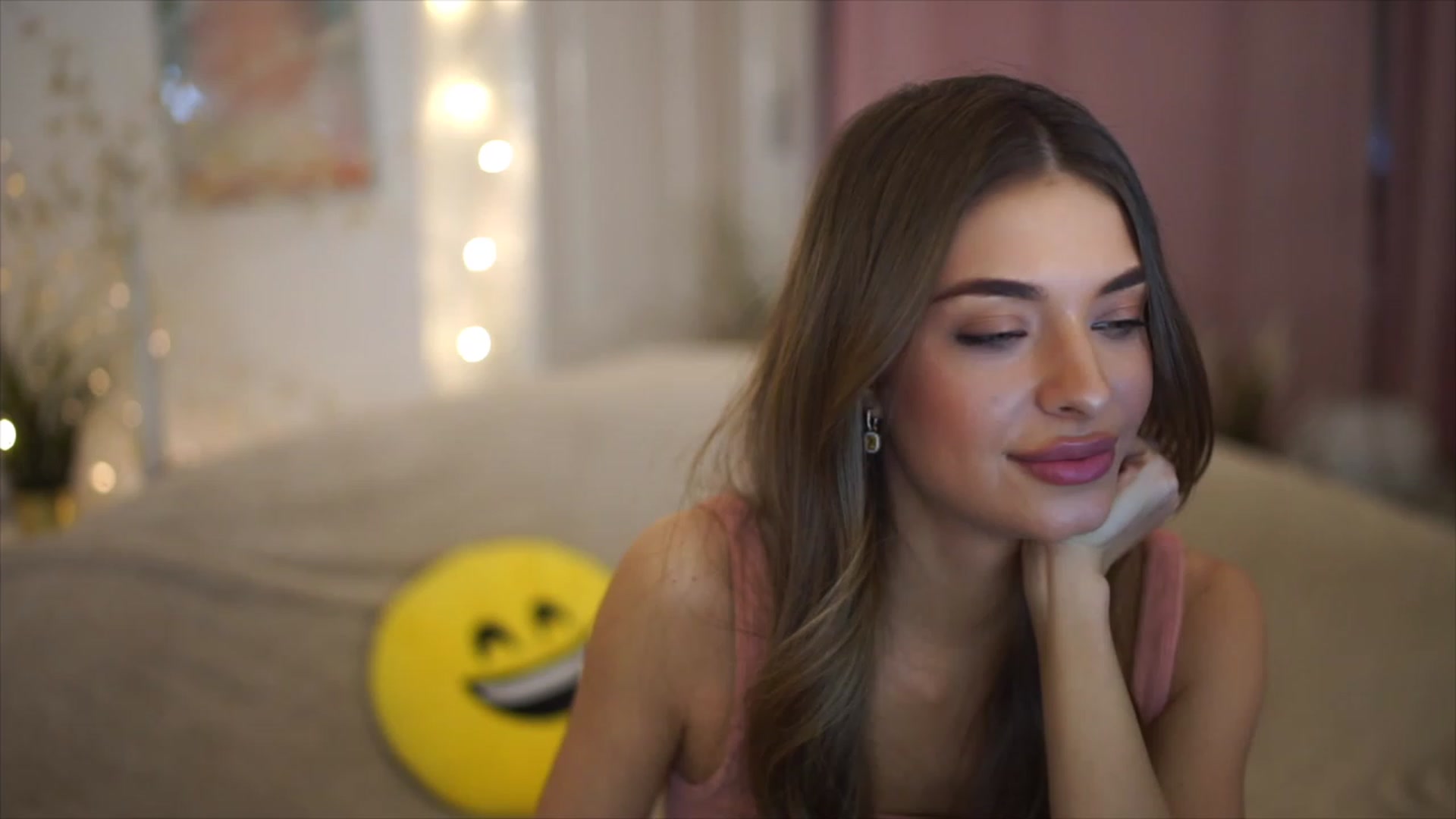 Gallery image thumbnail from Autumn_Falls's myfreecams stream on, 04/27/2023, 19:26 image 2 of 20
