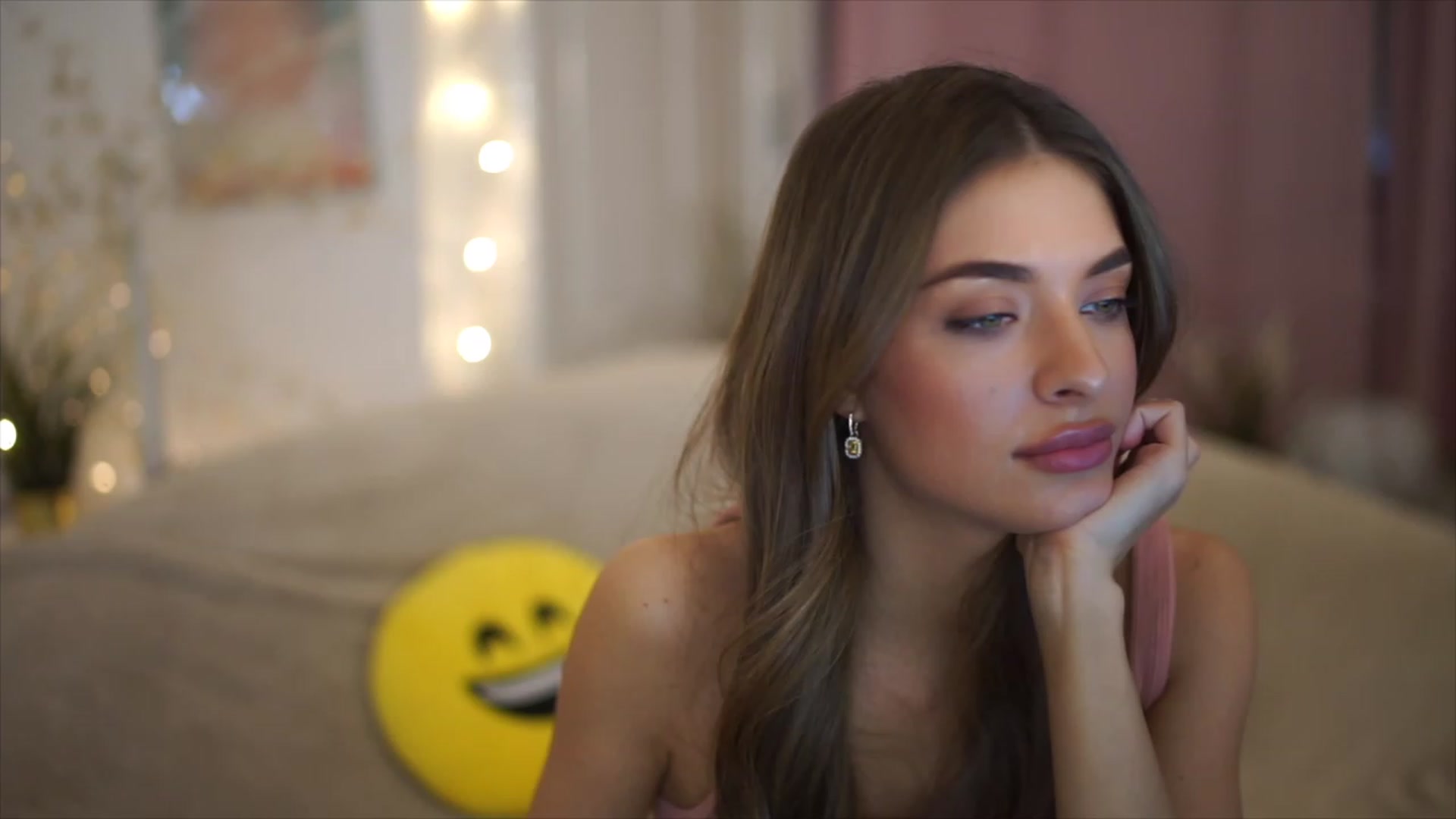 Gallery image thumbnail from Autumn_Falls's myfreecams stream on, 04/27/2023, 19:26 image 13 of 20