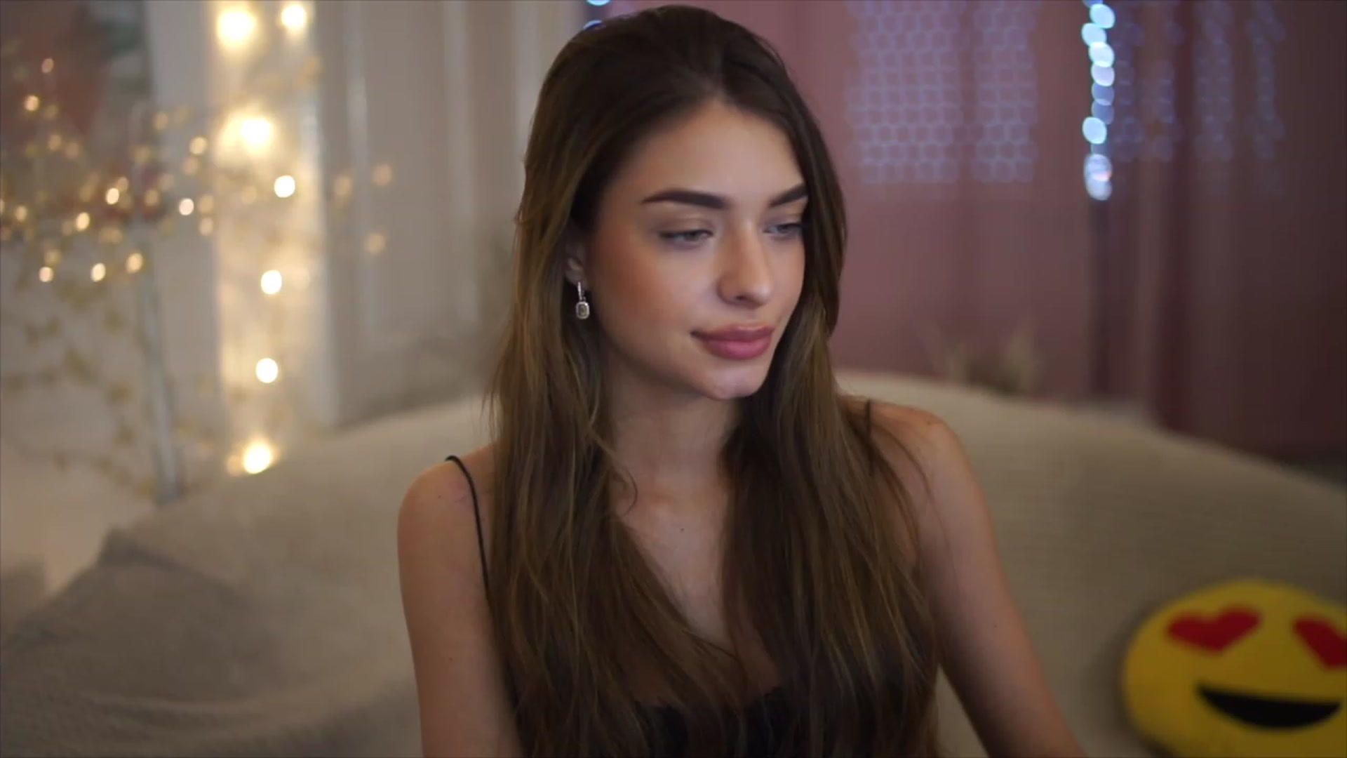 Gallery image thumbnail from Autumn_Falls's myfreecams stream on, 05/08/2023, 13:42 image 7 of 20