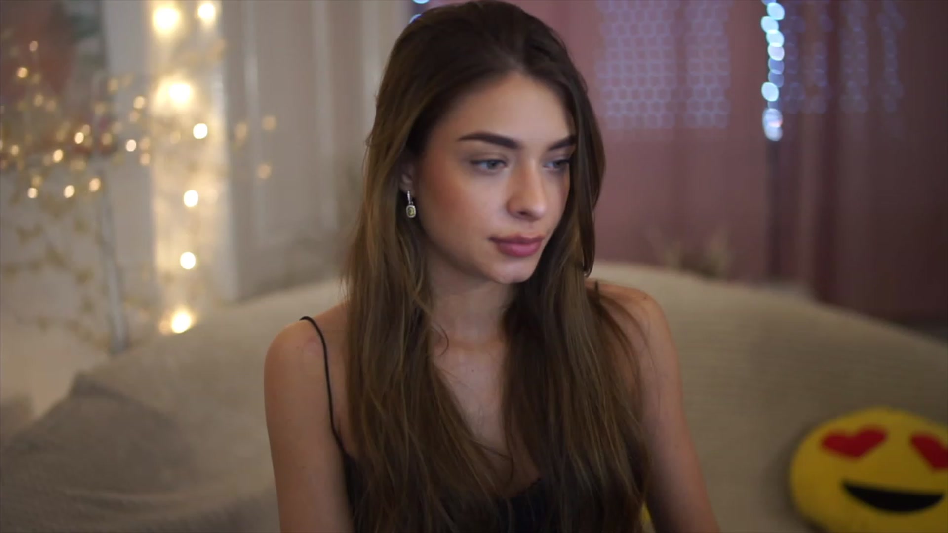 Gallery image thumbnail from Autumn_Falls's myfreecams stream on, 05/08/2023, 13:42 image 6 of 20
