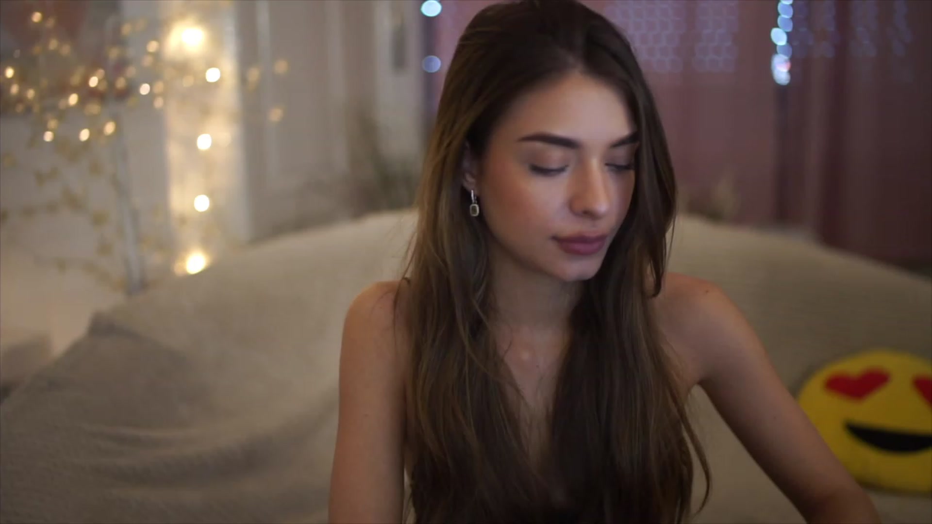 Gallery image thumbnail from Autumn_Falls's myfreecams stream on, 05/08/2023, 13:42 image 16 of 20