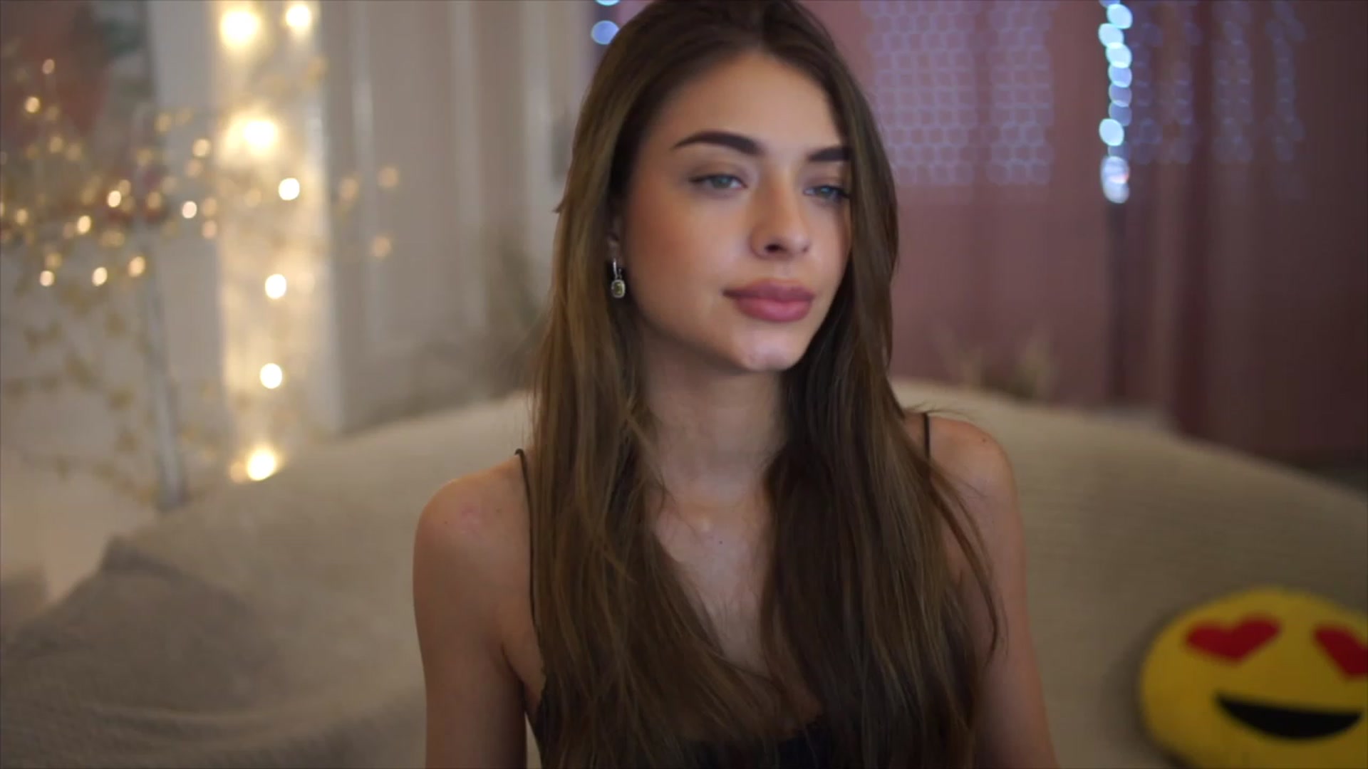 Gallery image thumbnail from Autumn_Falls's myfreecams stream on, 05/08/2023, 13:42 image 9 of 20
