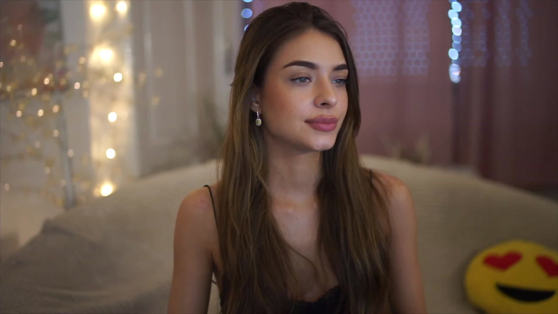 Gallery image thumbnail from Autumn_Falls's myfreecams stream on, 05/08/2023, 13:42 image 5 of 20