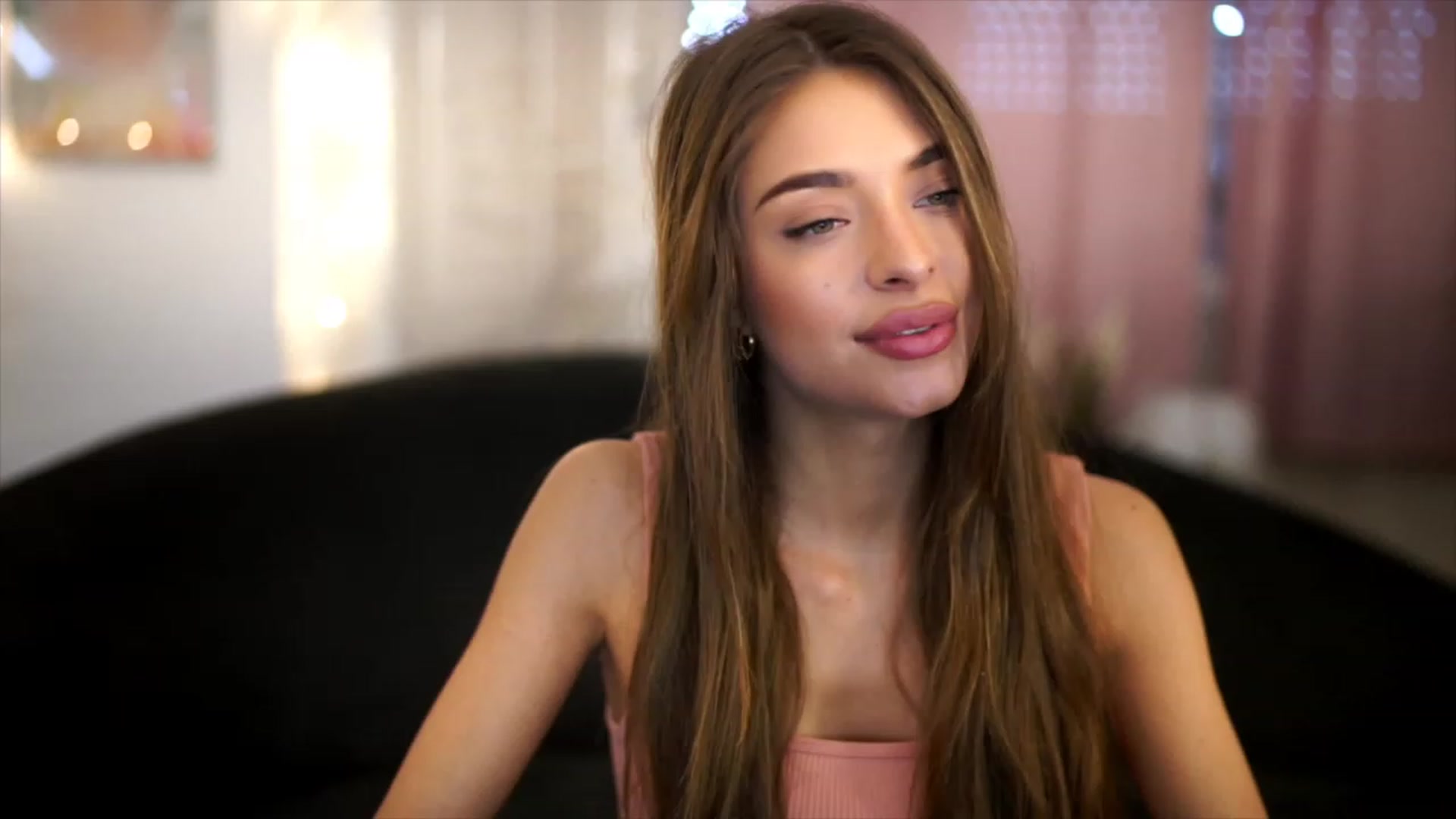 Gallery image thumbnail from Autumn_Falls's myfreecams stream on, 06/03/2023, 13:31 image 2 of 20