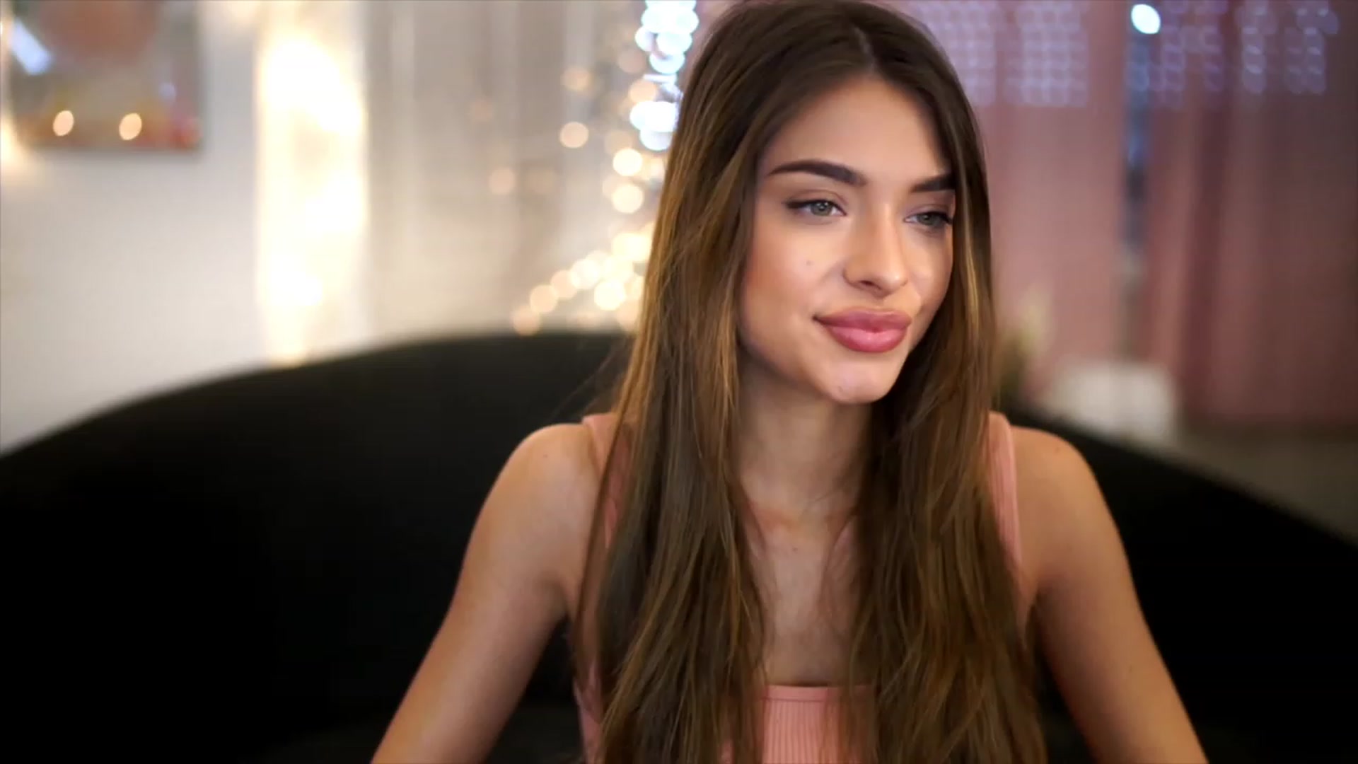 Gallery image thumbnail from Autumn_Falls's myfreecams stream on, 06/03/2023, 13:31 image 13 of 20