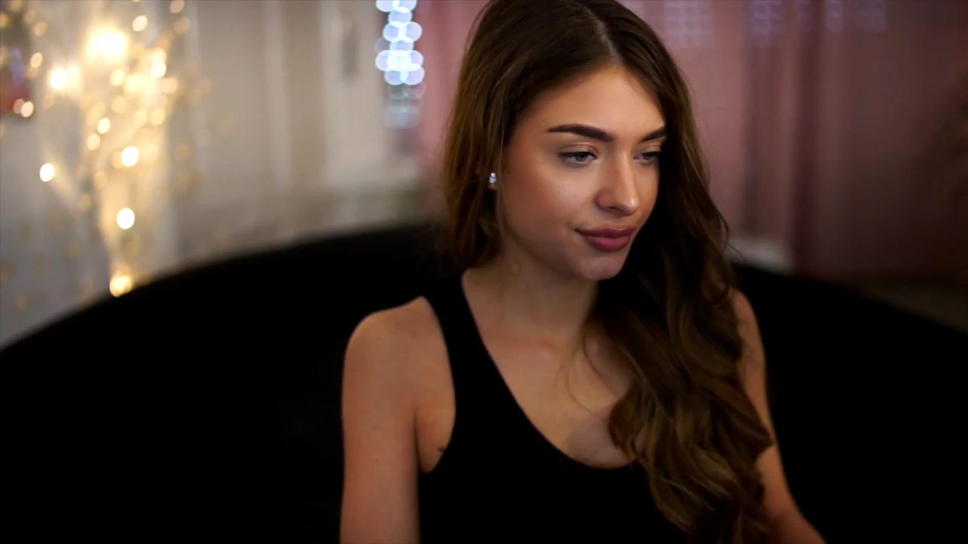Gallery image thumbnail from Autumn_Falls's myfreecams stream on, 06/05/2023, 15:28 image 1 of 20