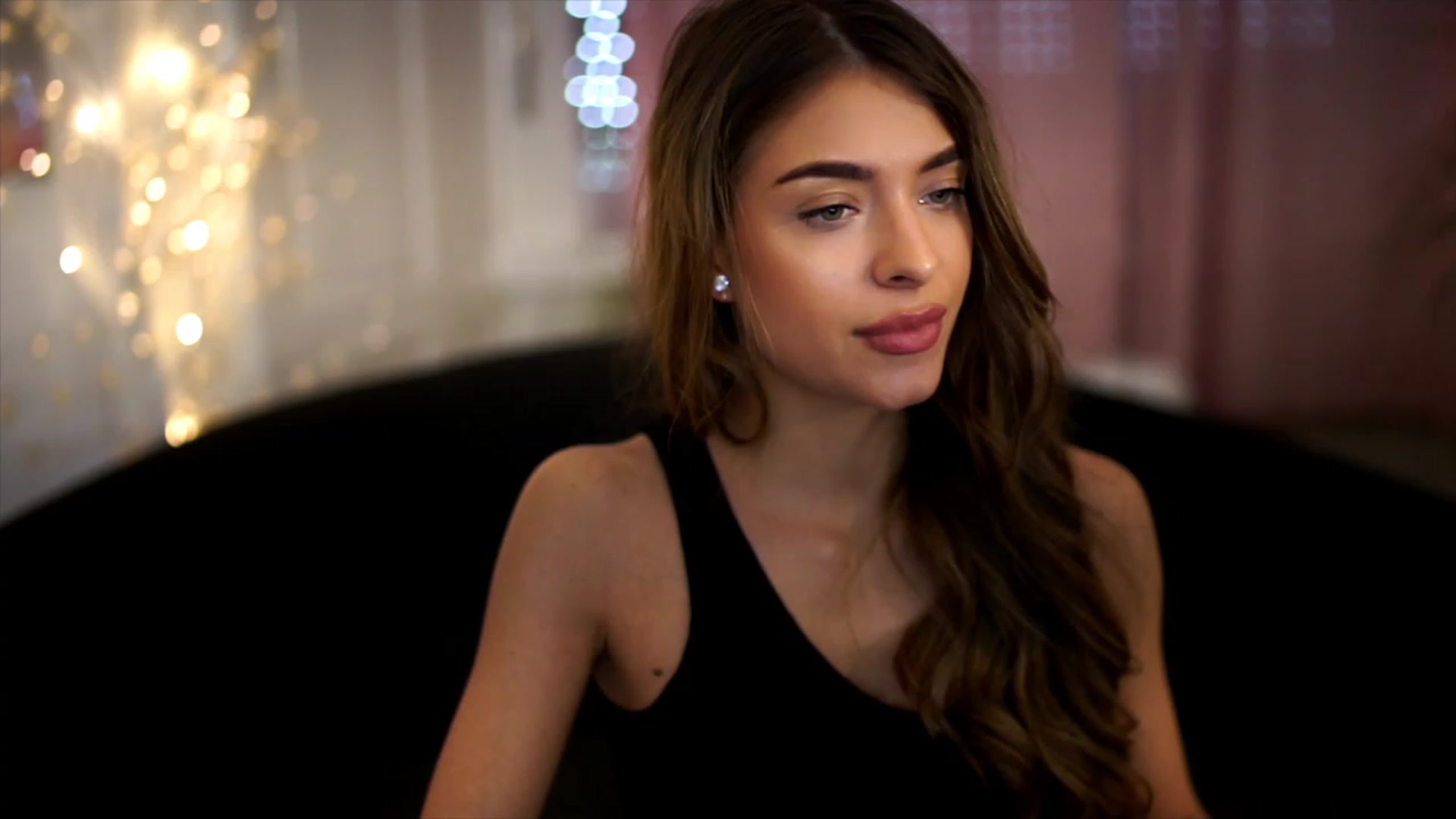 Gallery image thumbnail from Autumn_Falls's myfreecams stream on, 06/05/2023, 15:28 image 3 of 20
