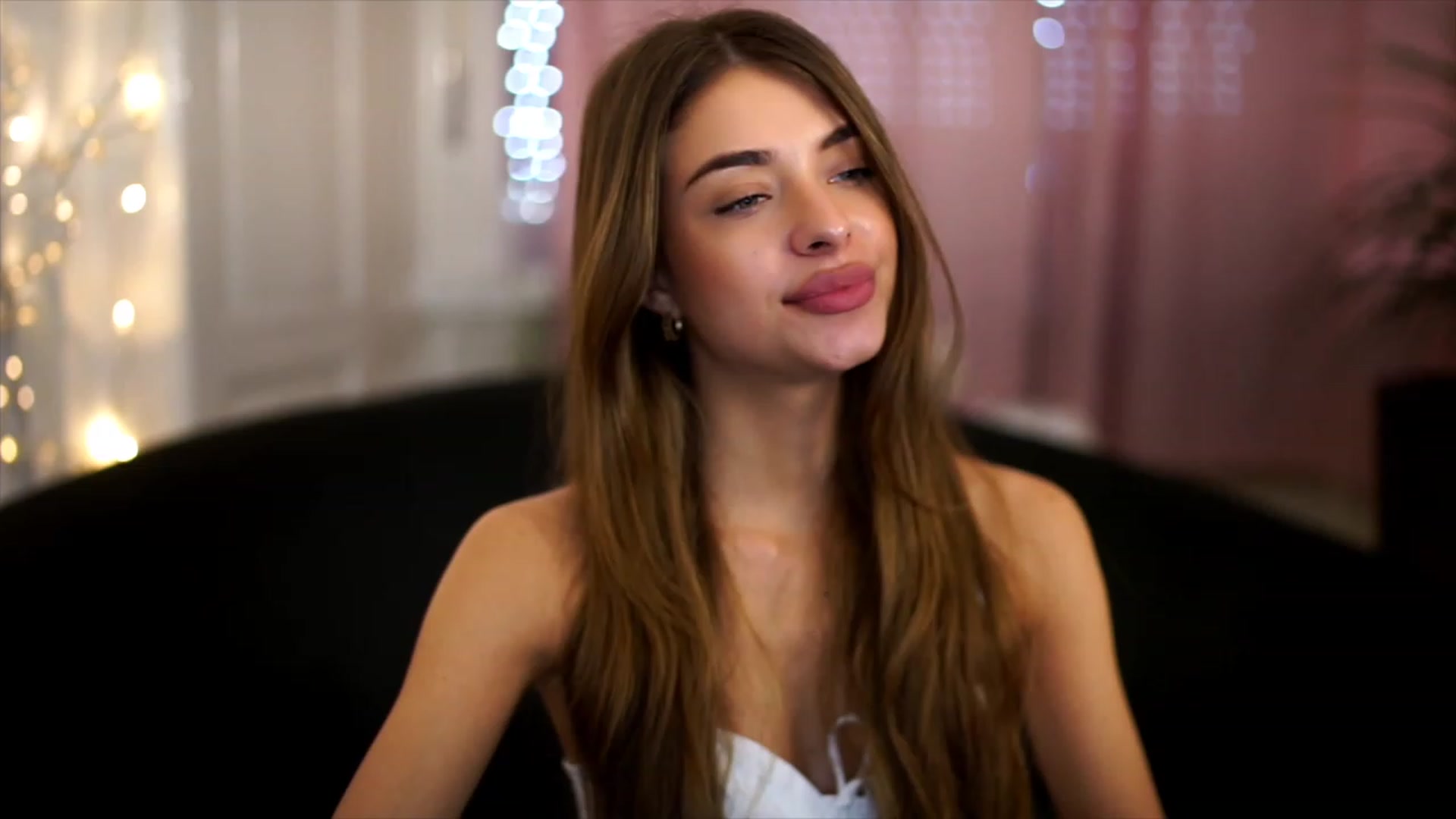 Gallery image thumbnail from Autumn_Falls's myfreecams stream on, 06/09/2023, 14:06 image 14 of 20