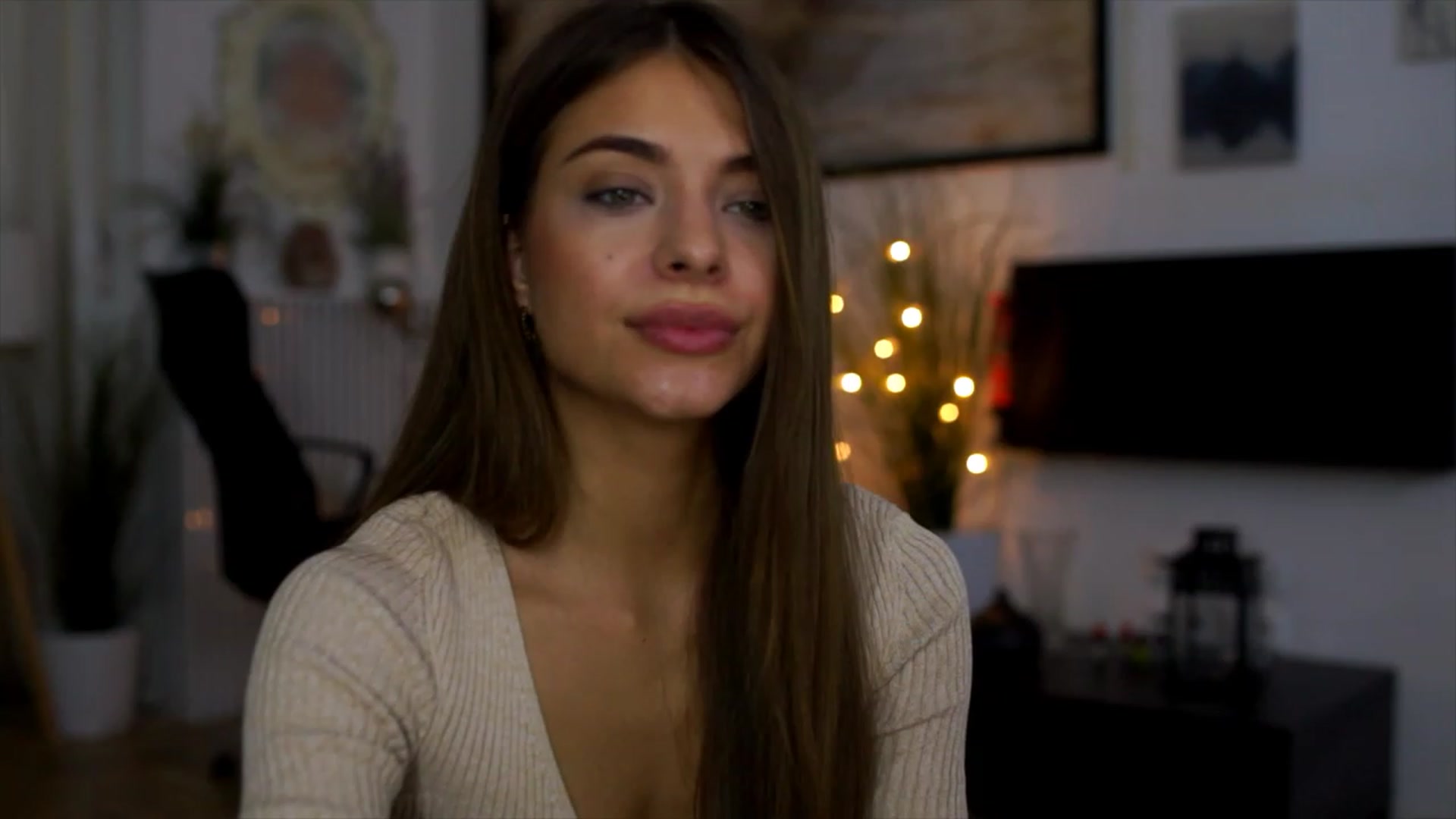 Gallery image thumbnail from Autumn_Falls's myfreecams stream on, 06/13/2023, 15:35 image 18 of 20