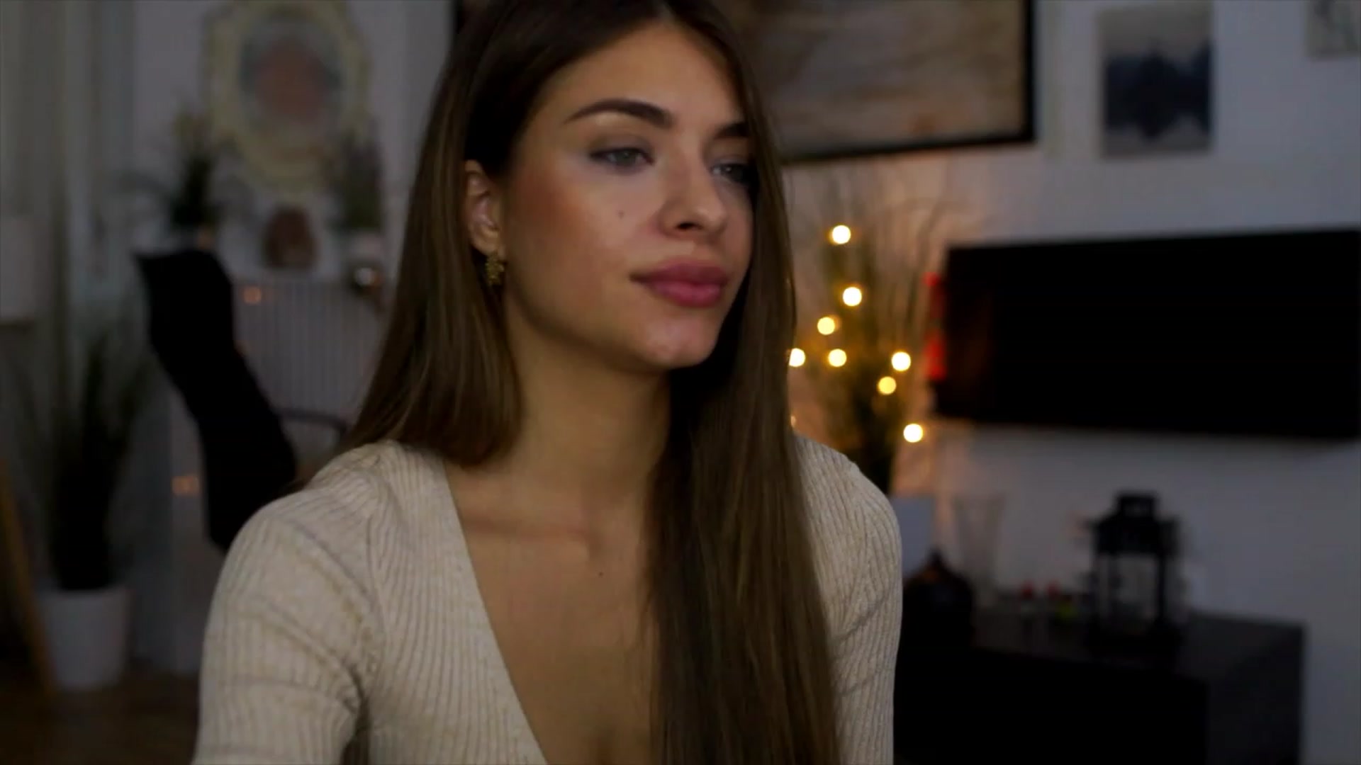 Gallery image thumbnail from Autumn_Falls's myfreecams stream on, 06/13/2023, 15:35 image 9 of 20