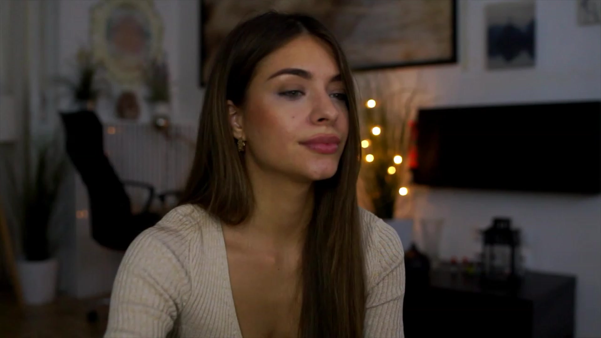 Gallery image thumbnail from Autumn_Falls's myfreecams stream on, 06/13/2023, 15:35 image 11 of 20