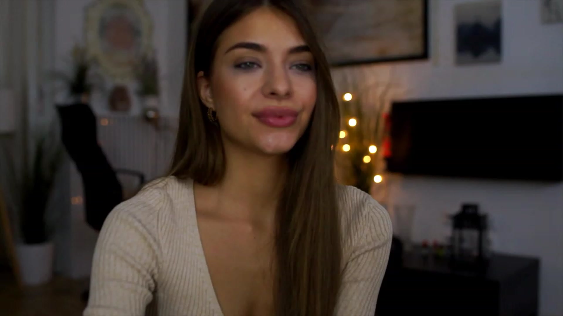Gallery image thumbnail from Autumn_Falls's myfreecams stream on, 06/13/2023, 15:35 image 4 of 20