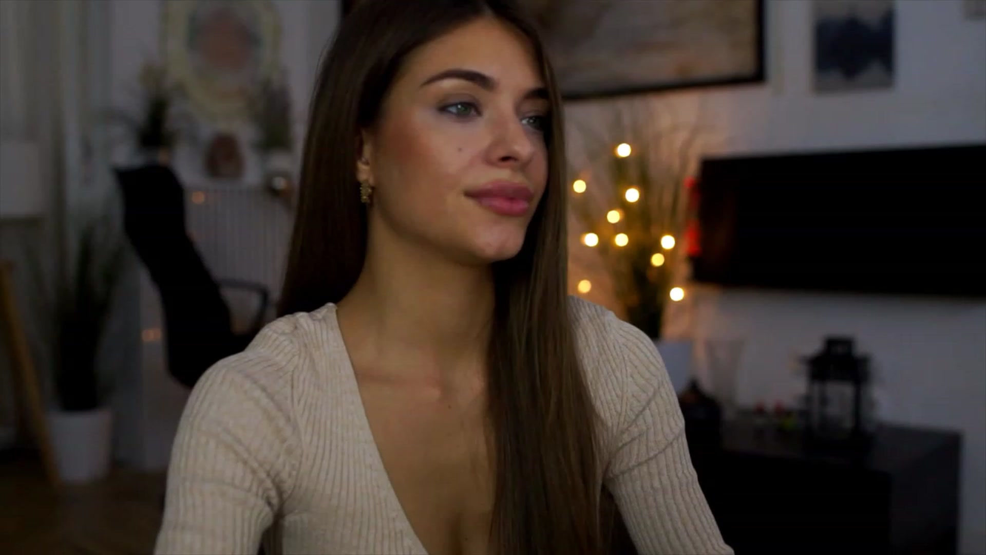 Gallery image thumbnail from Autumn_Falls's myfreecams stream on, 06/13/2023, 15:35 image 2 of 20