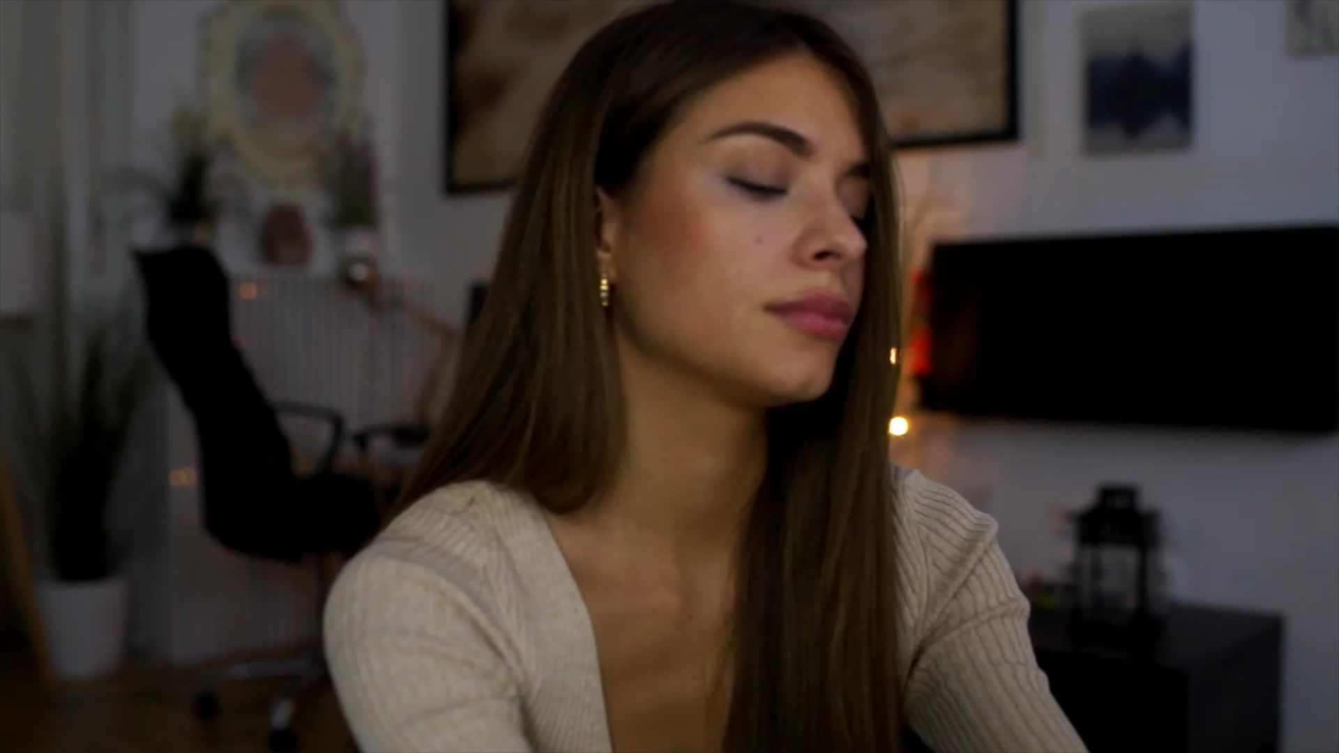 Gallery image thumbnail from Autumn_Falls's myfreecams stream on, 06/13/2023, 15:35 image 14 of 20