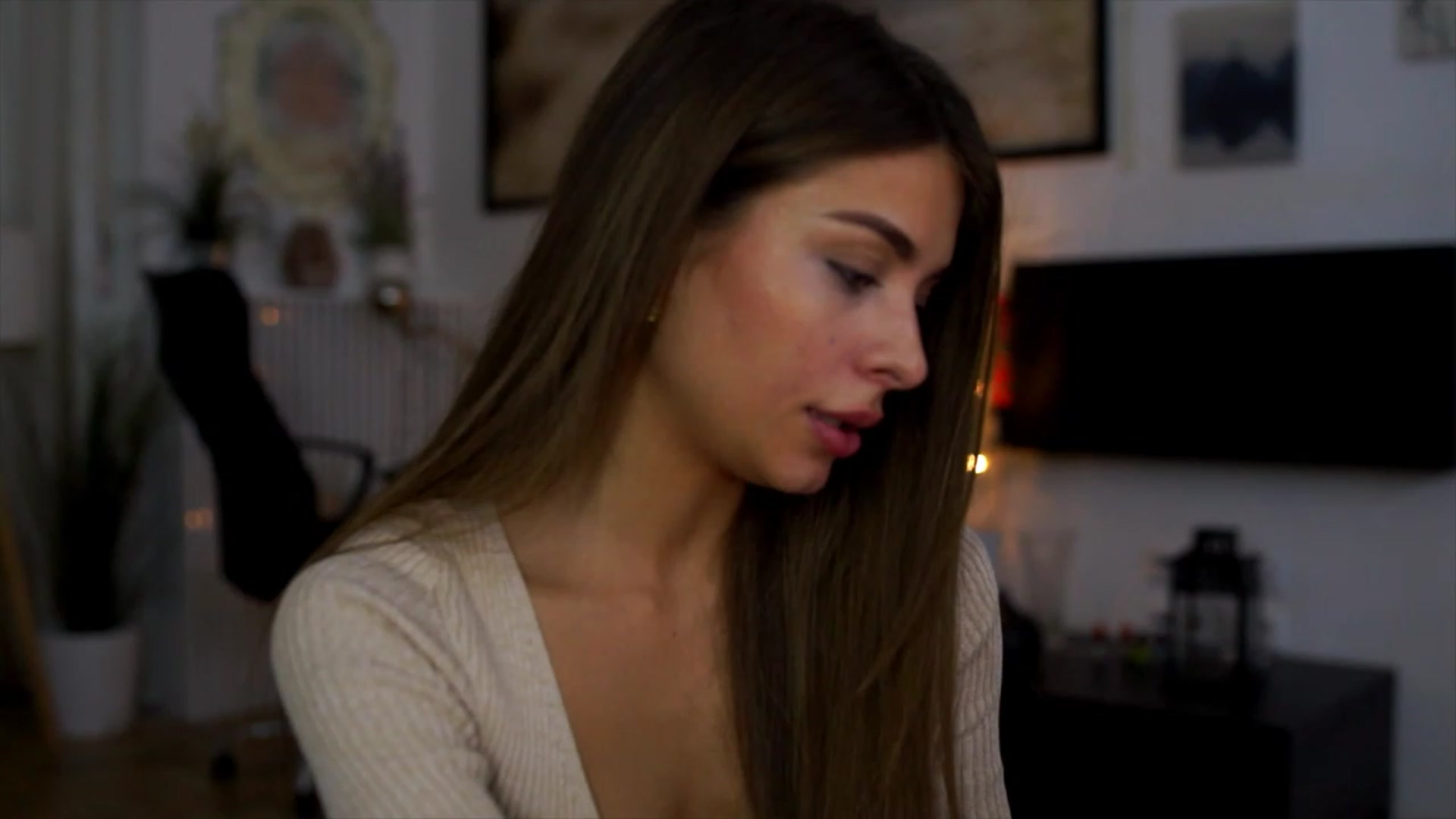 Gallery image thumbnail from Autumn_Falls's myfreecams stream on, 06/13/2023, 16:02 image 9 of 20