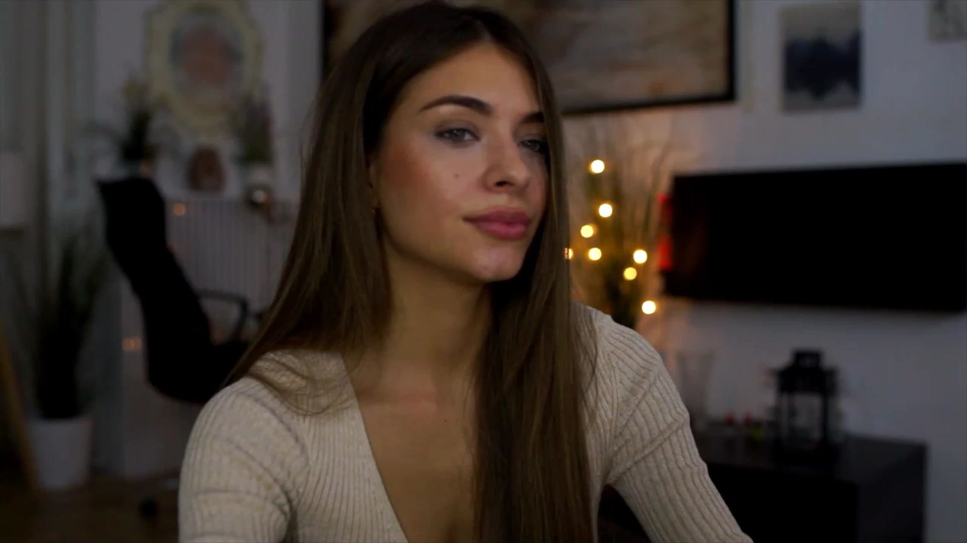 Gallery image thumbnail from Autumn_Falls's myfreecams stream on, 06/13/2023, 16:02 image 15 of 20