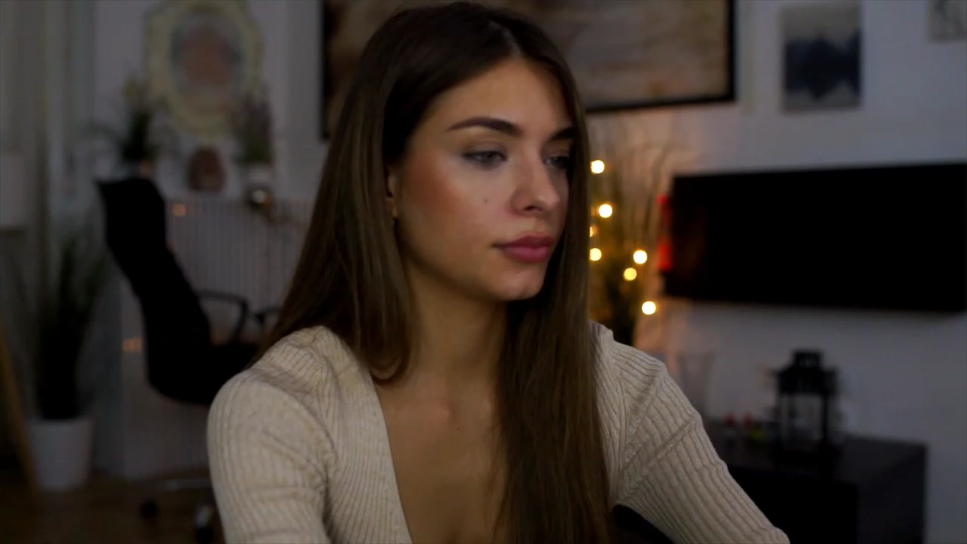 Gallery image thumbnail from Autumn_Falls's myfreecams stream on, 06/13/2023, 16:02 image 1 of 20