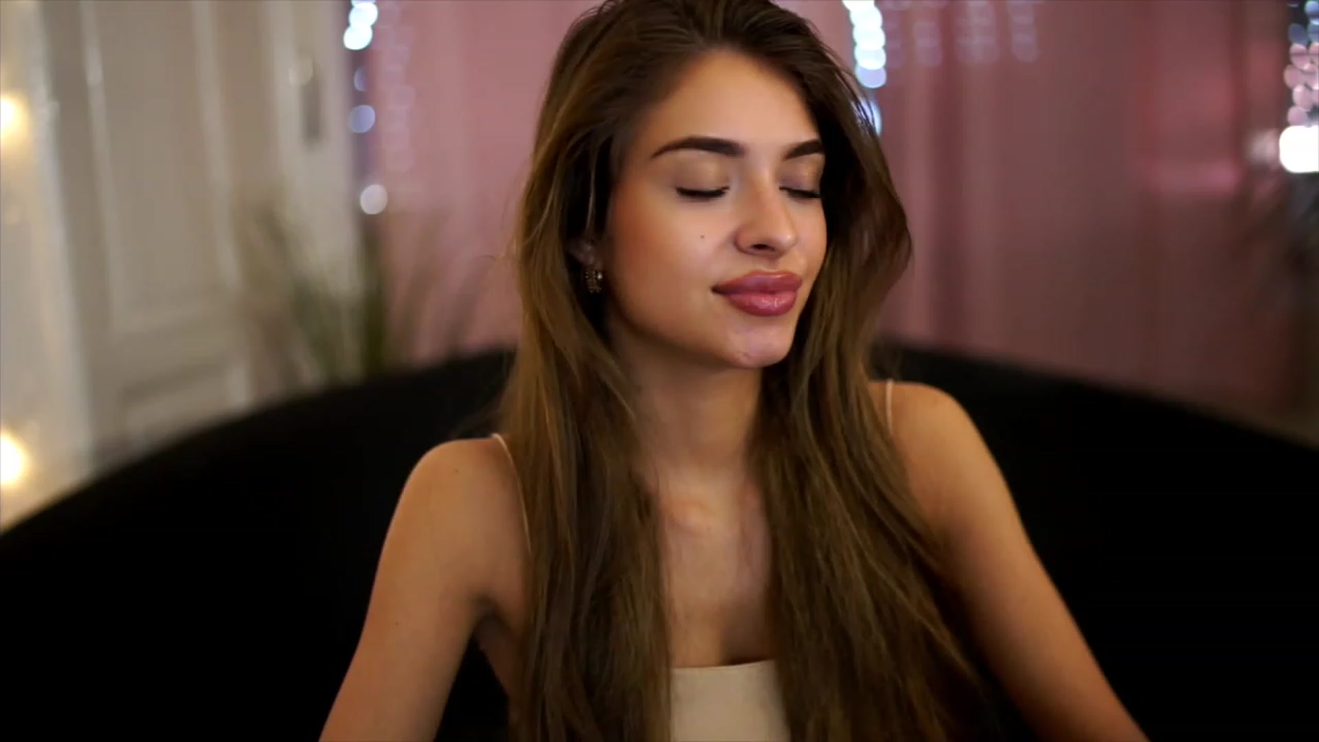 Gallery image thumbnail from Autumn_Falls's myfreecams stream on, 06/26/2023, 14:23 image 10 of 20