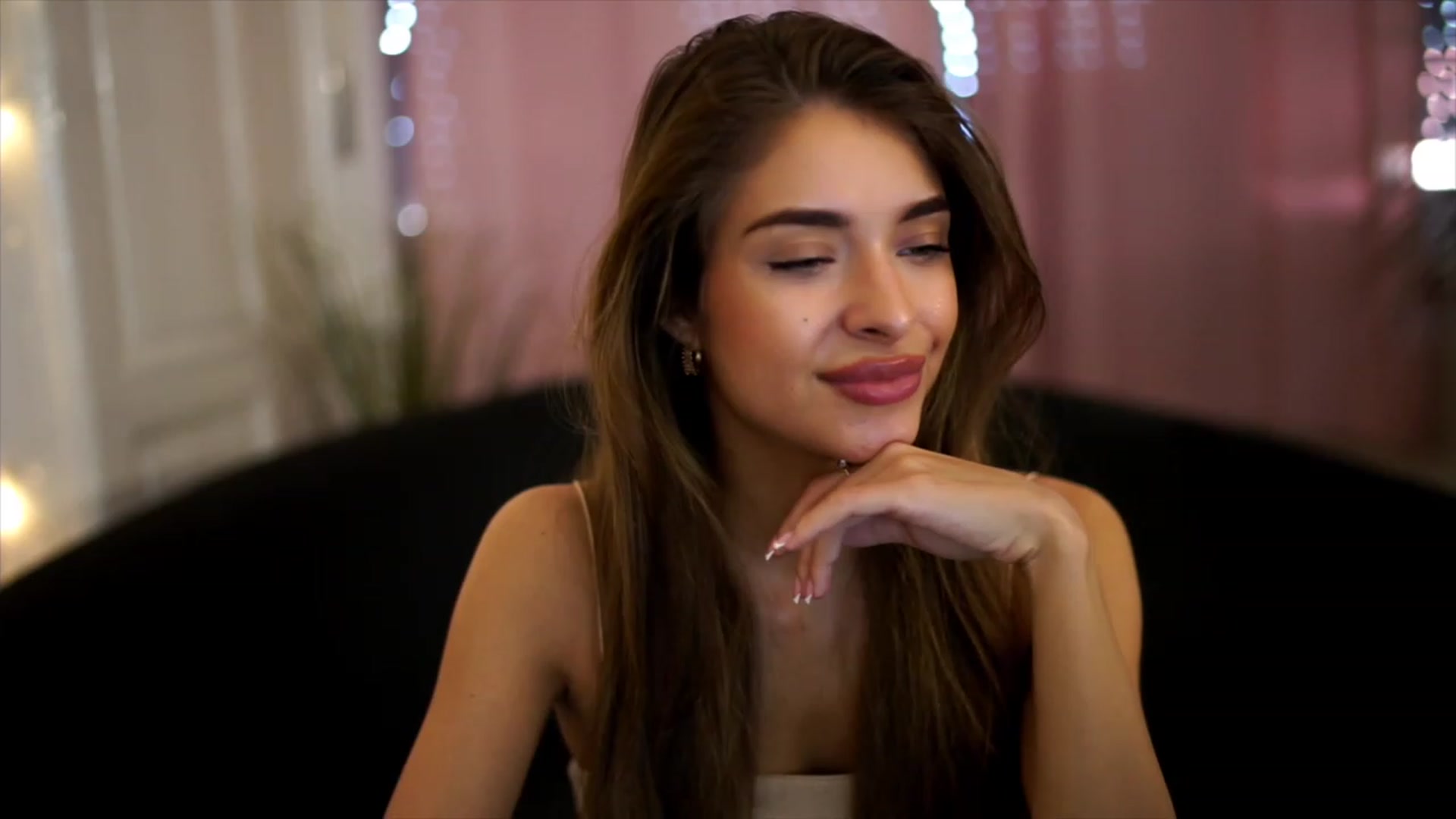 Gallery image thumbnail from Autumn_Falls's myfreecams stream on, 06/26/2023, 14:23 image 7 of 20