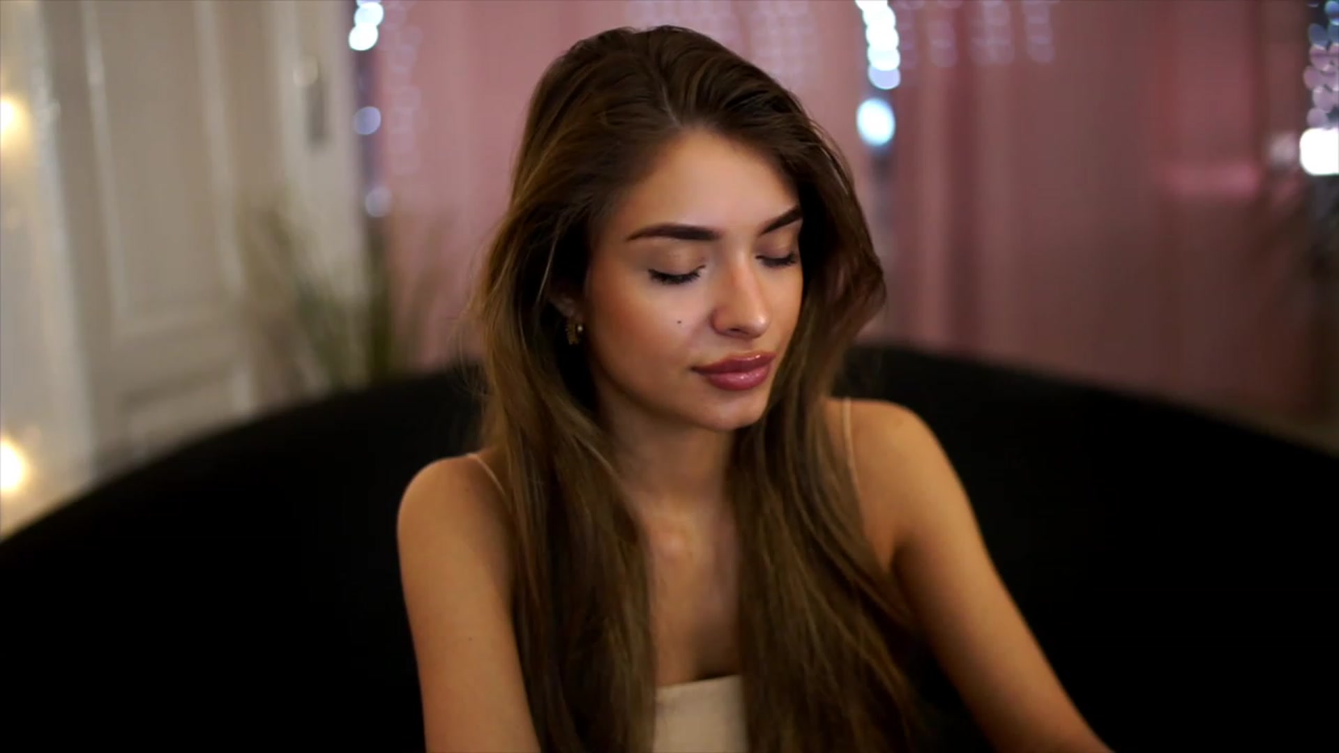 Gallery image thumbnail from Autumn_Falls's myfreecams stream on, 06/26/2023, 14:23 image 6 of 20