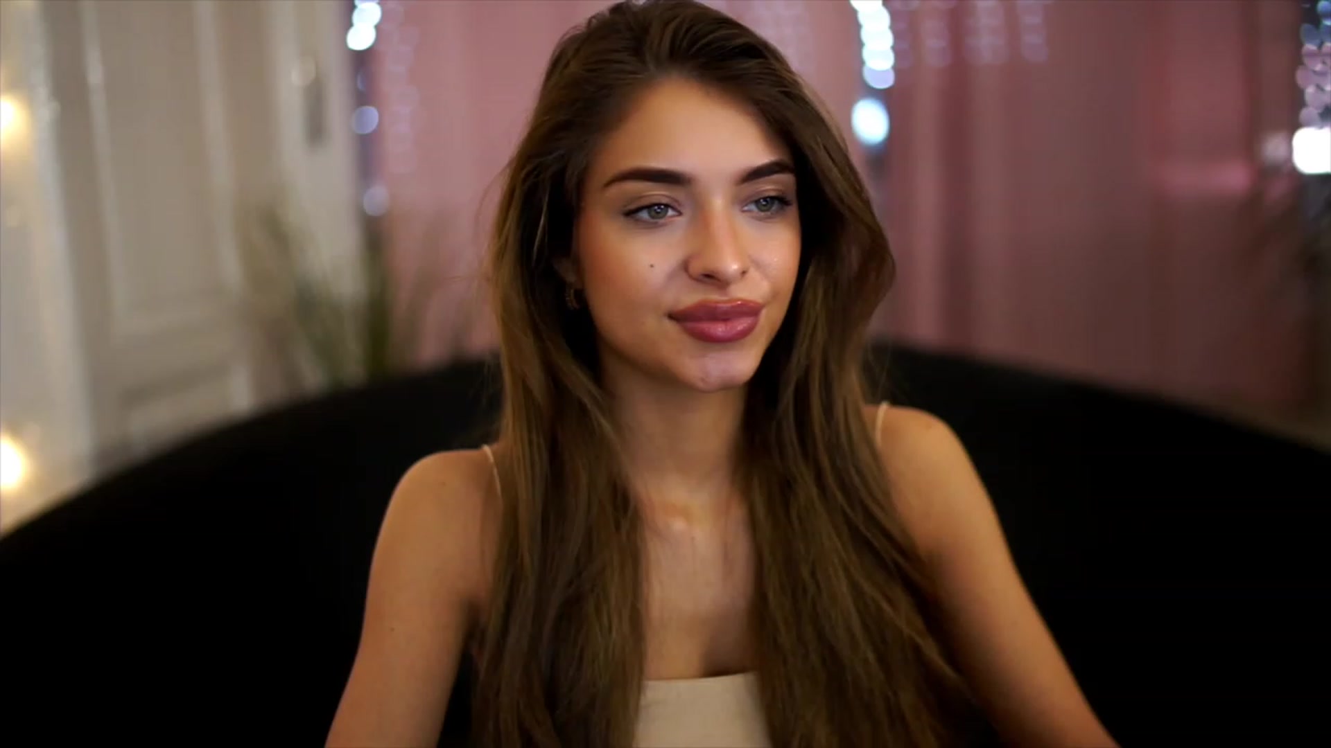 Gallery image thumbnail from Autumn_Falls's myfreecams stream on, 06/26/2023, 14:23 image 9 of 20