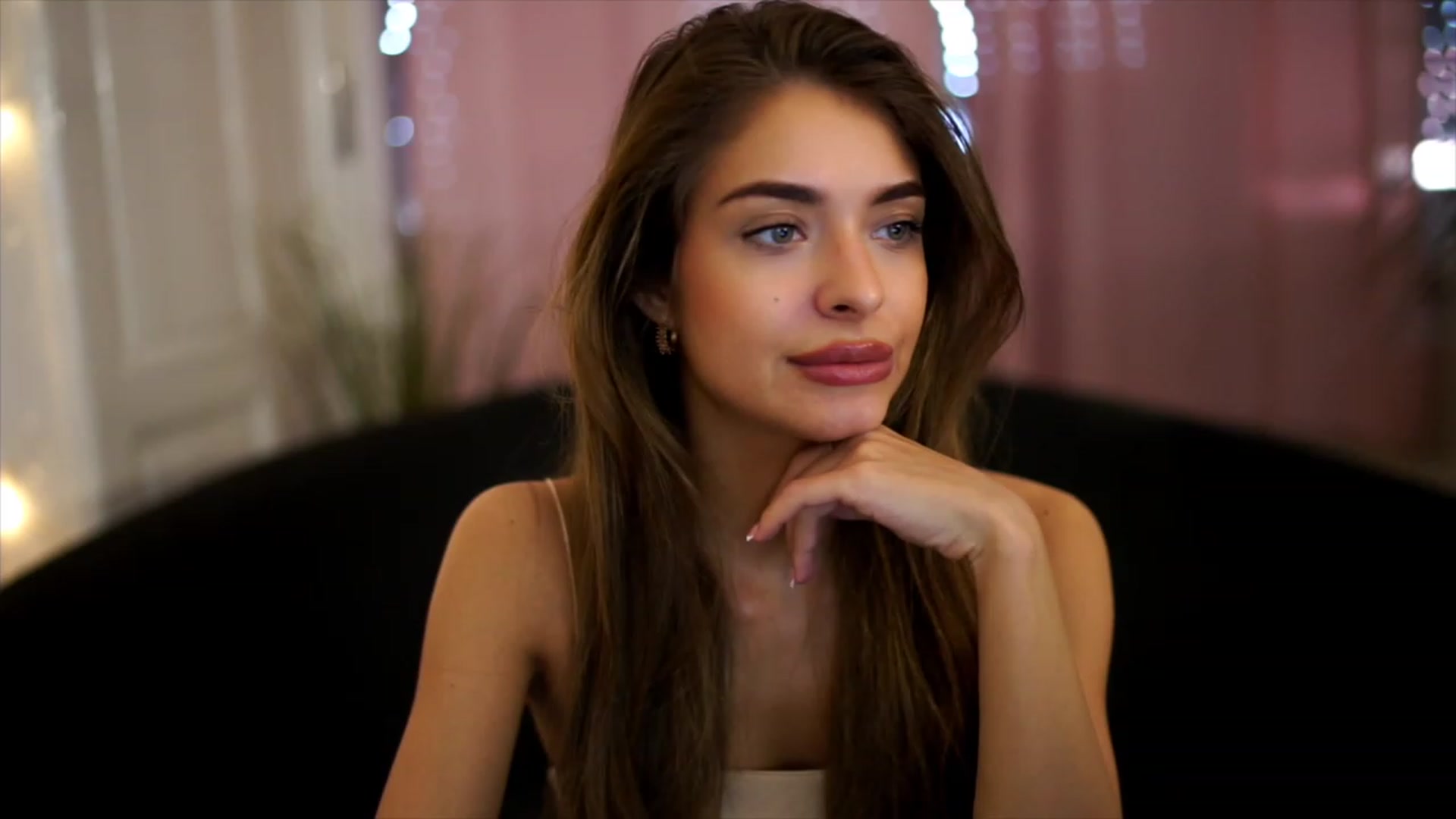Gallery image thumbnail from Autumn_Falls's myfreecams stream on, 06/26/2023, 14:23 image 3 of 20