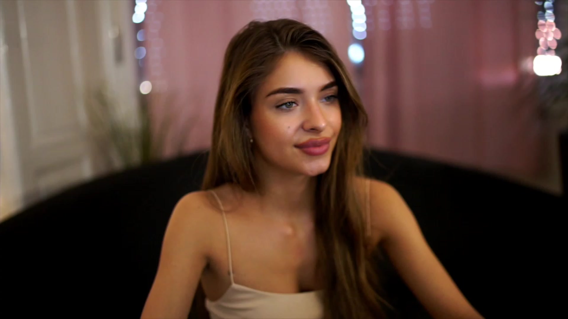 Gallery image thumbnail from Autumn_Falls's myfreecams stream on, 06/26/2023, 16:01 image 3 of 20
