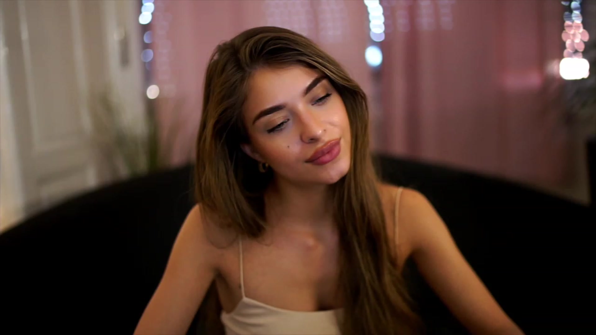 Gallery image thumbnail from Autumn_Falls's myfreecams stream on, 06/26/2023, 16:01 image 11 of 20
