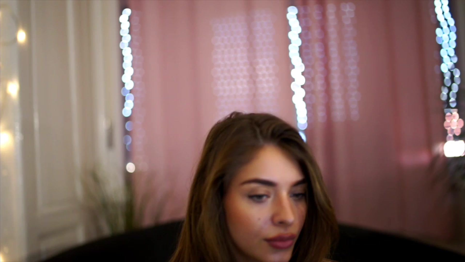 Gallery image thumbnail from Autumn_Falls's myfreecams stream on, 06/26/2023, 16:01 image 19 of 20
